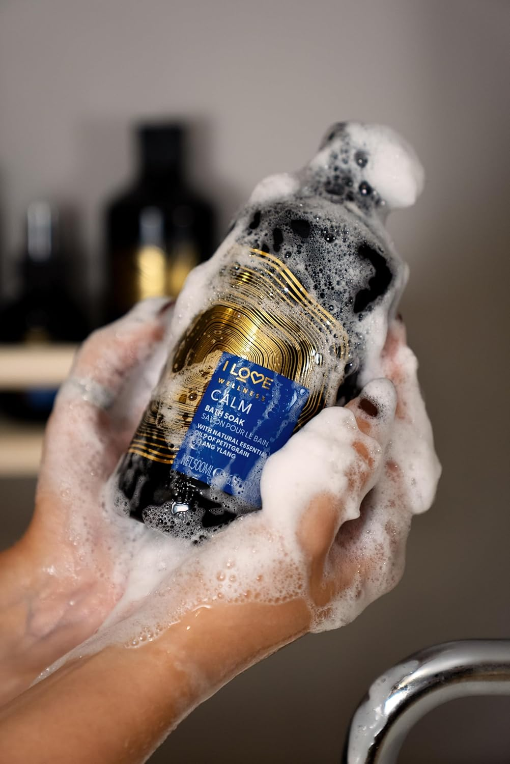 I Love Wellness CALM Bath Soak, with Natural Essential Oils of Petitgrain & Ylang Ylang, Fragranced Bath Soak, Invigorating Aroma, Vegetarian & Vegan-Friendly - 500Ml image number 4