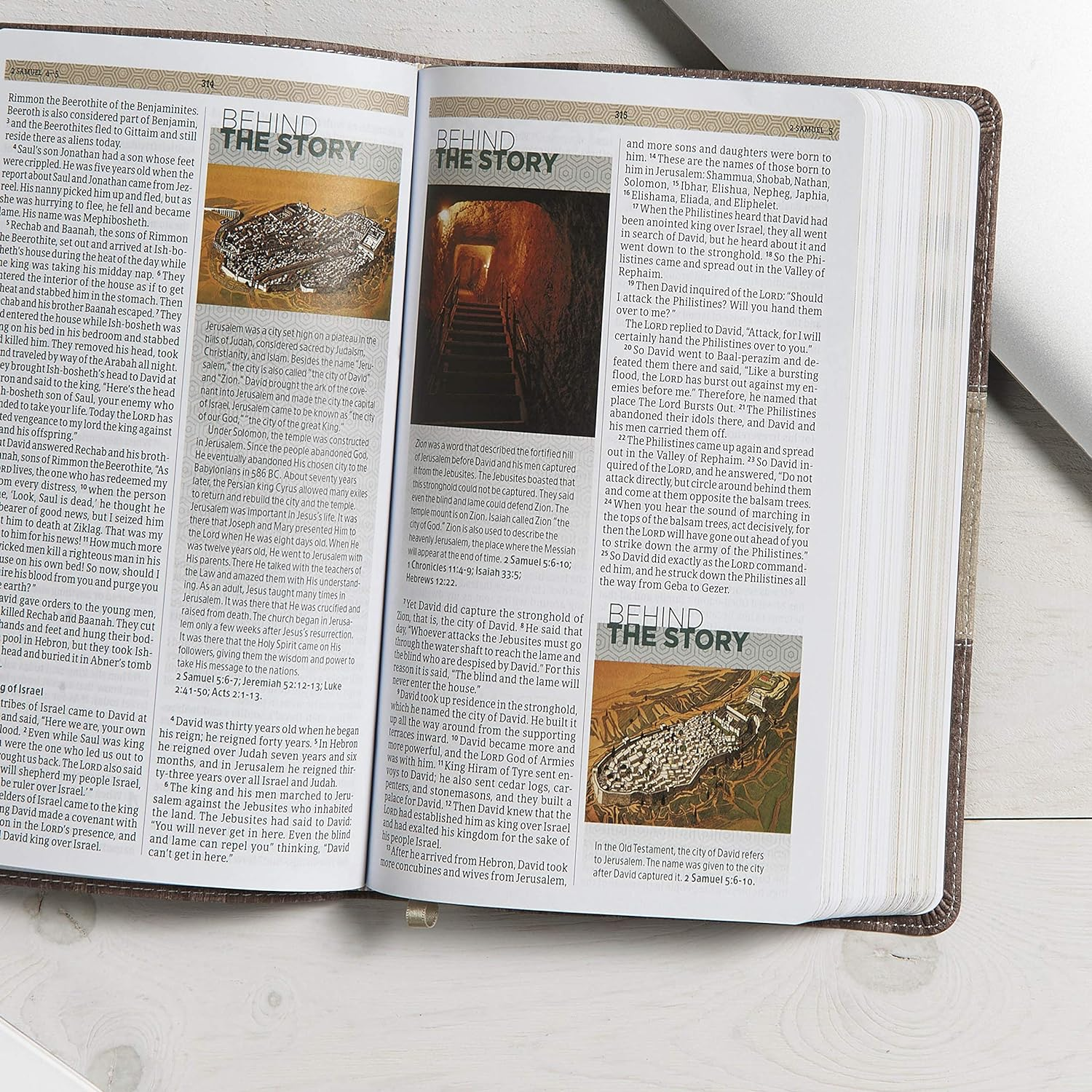 CSB Essential Teen Study Bible, Weathered Gray Cork Leathertouch image number 6