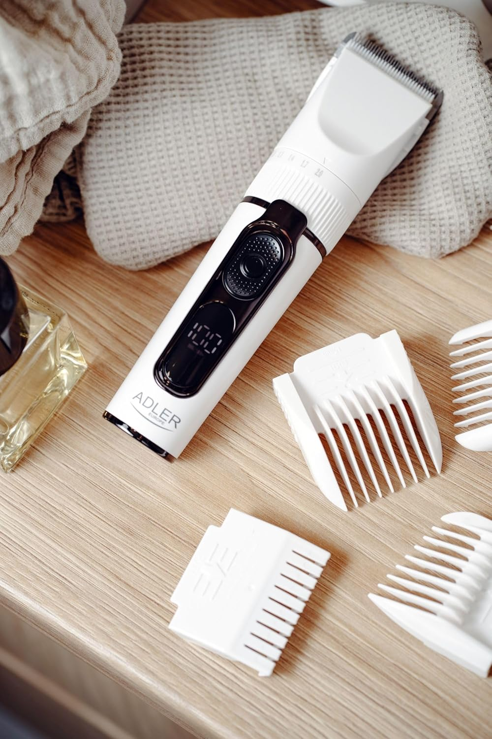 ADLER EUROPE Hair Trimmer Beard Trimmer Razor for Men & Boys Waterproof Wireless Rechargeable USB Hair Trimmer IPX6 LED Display image number 2