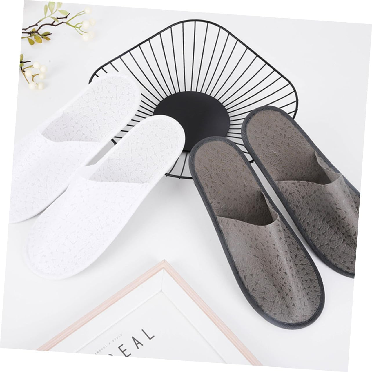 ARTSEWPLY 10 Pairs Disposable Non-Slip Closed Toe Slippers for Men Women Lightweight Breathable Hotel Spa Bedroom Slippers with Textured Sole Portable Travel Guest Footwear