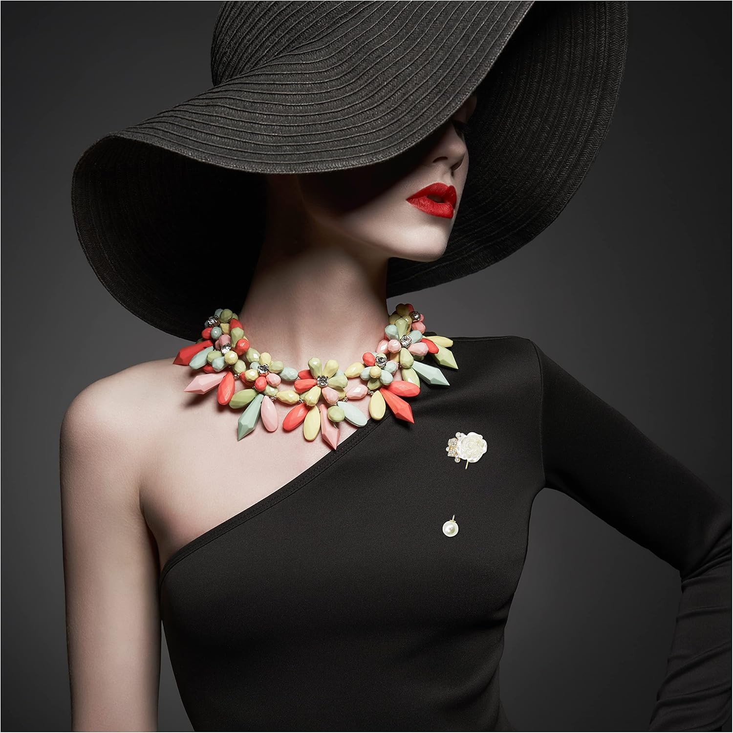 4 Pieces Sweater Shawl Clip Pearl Brooches Rhinestone Safety Pins for Women Girls Bouquet Pins Clothing Decoration image number 4