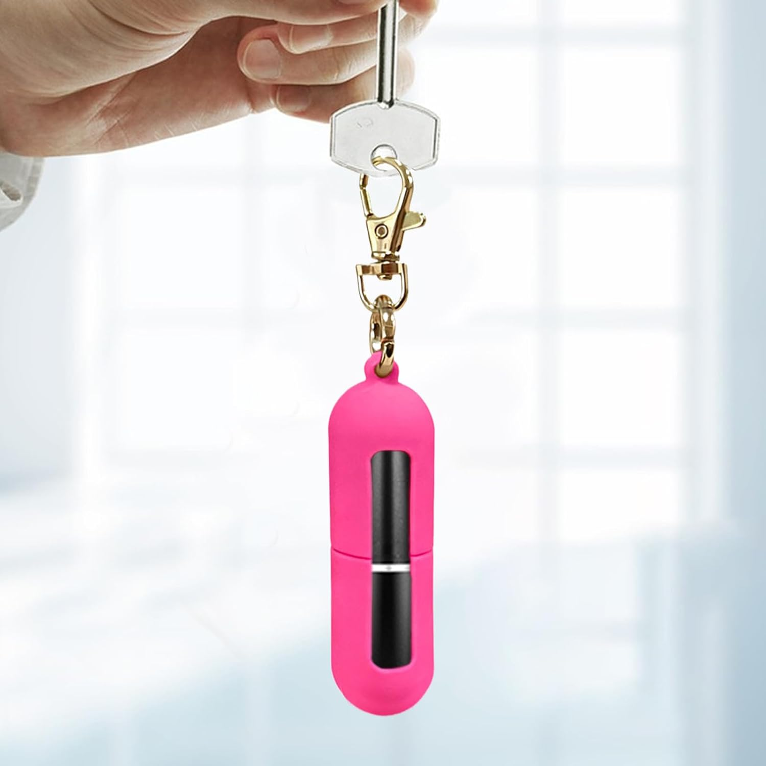 Wiroouia Lip Gloss Holder Keychain - Portable Silicone Cover - Lip Holder Keychain - for Workplace Outdoor Activities Daily Commute Travel Gym image number 4