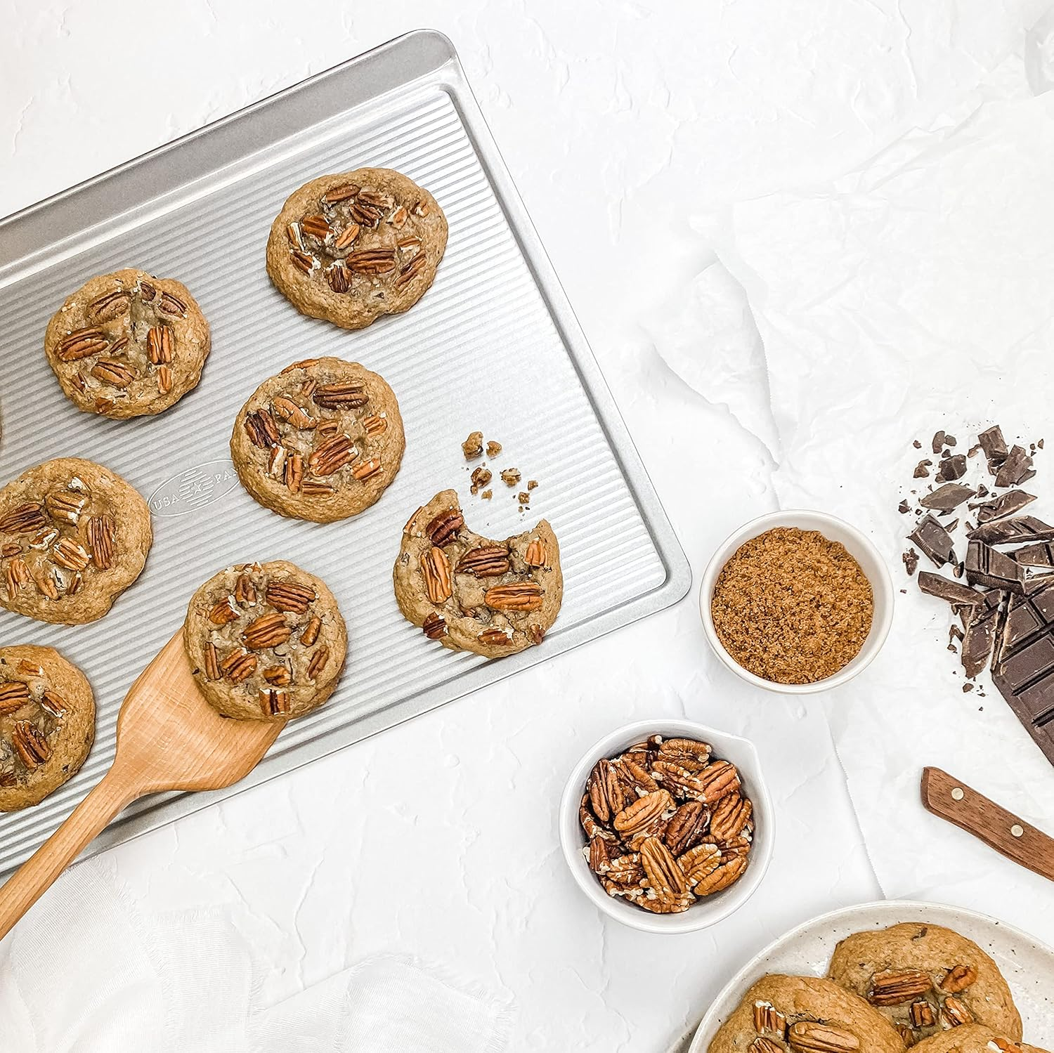 USA Pan 3-Piece Warp Resistant Non-Stick Aluminized Steel Bakeware Set image number 5