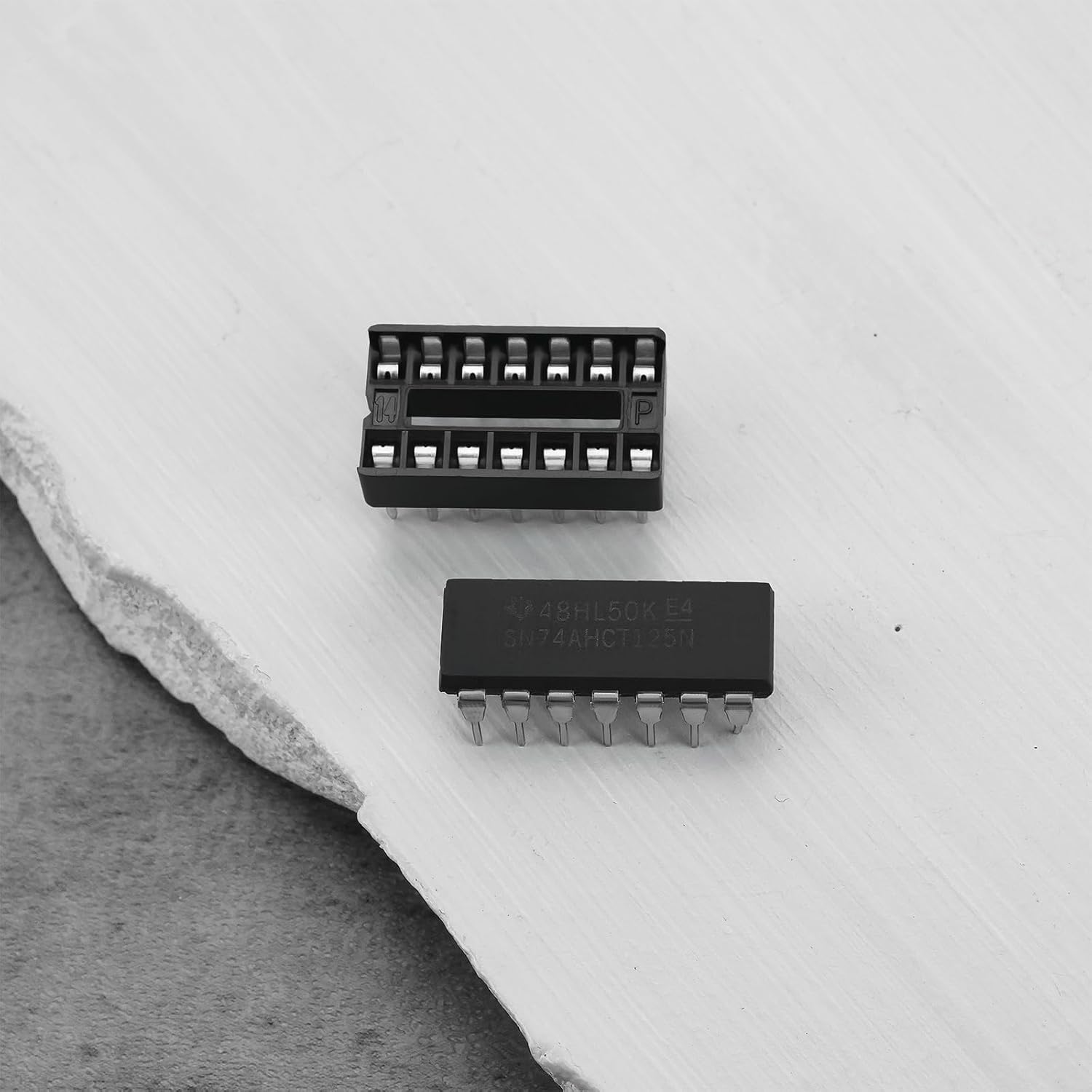 Be in Your Mind 5 Sets of SN74AHCT125N Quad Bus Buffer Three-State Outputs Chips with Sockets for Digital Circuits Buffering image number 5