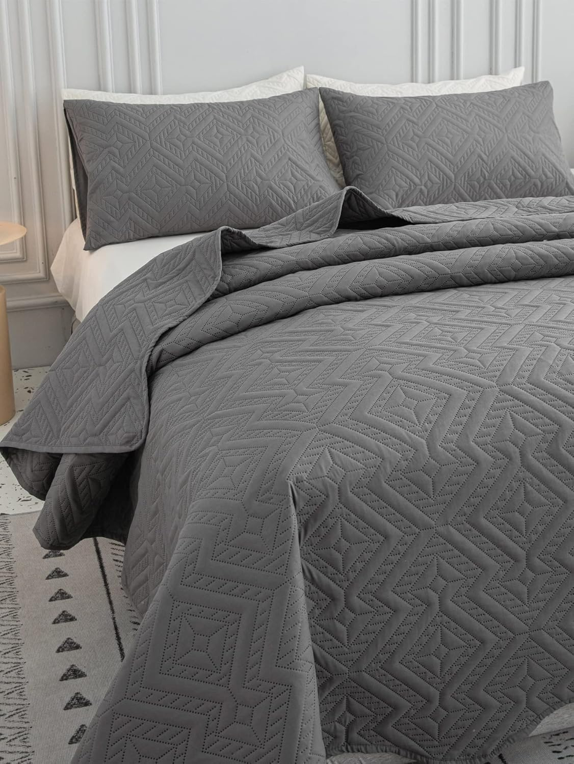 Techshining 3 Piece Bedspread Coverlet Set - Lightweight Microfiber & Cotton Fill, Reversible Grey Quilt with Pillow Shams for Twin, Full, Queen, King (King) image number 3