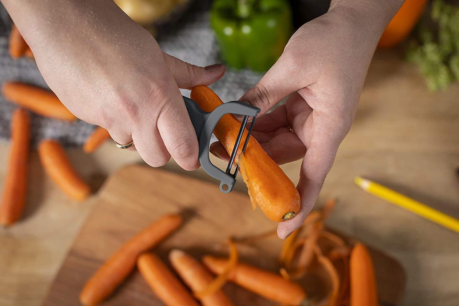 Kuhn Rikon Potato Peelers (Set of 3) with Steel Blade. Vegetable Peeler. Veg Peeler. Potato Peelers for Kitchen. Light Speed Peeler. Apple Peeler &ndash; 3 Year Kuhn Rikon Kitchen Accessories Guarantee image number 7