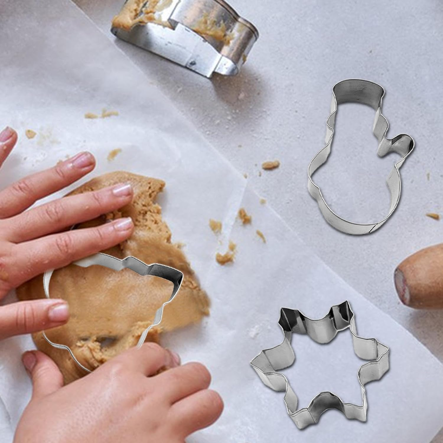 Christmas Cookie Cutter Set,4X Snowman Santa Claus Snowflake Tree Cookie Cutters Biscuit Mold | Kitchen Baking Tool Cookie Cutters Shapes for Festival Cookie Baking image number 3