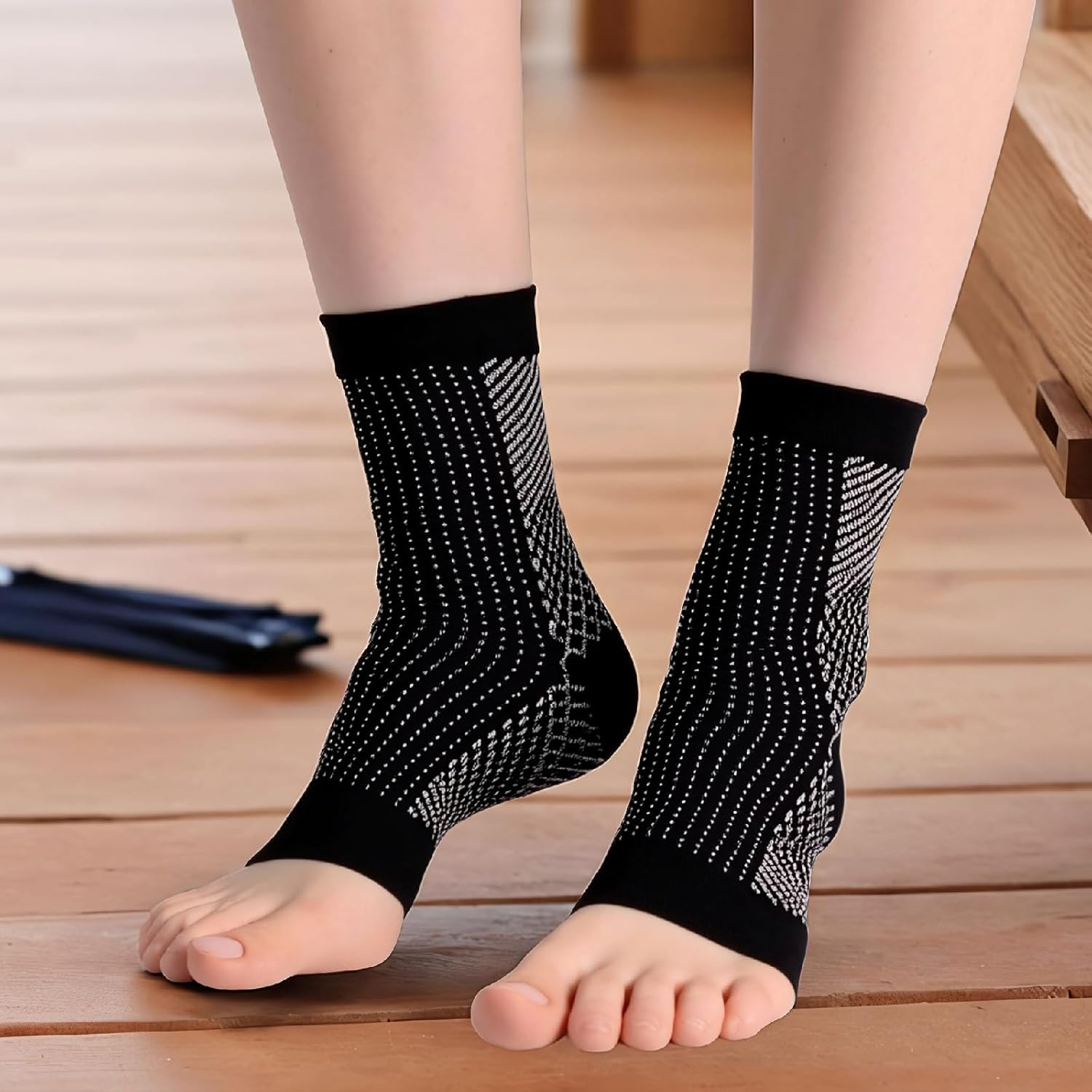 2PCS Unisex Ankle Brace Ankle Brace Ankle Joint Support Stabilizer Foot Socks Arch Support Sleeve Heel Socks Achilles Tendon Support for Pain Relief and Foot Protection Day and Night image number 4