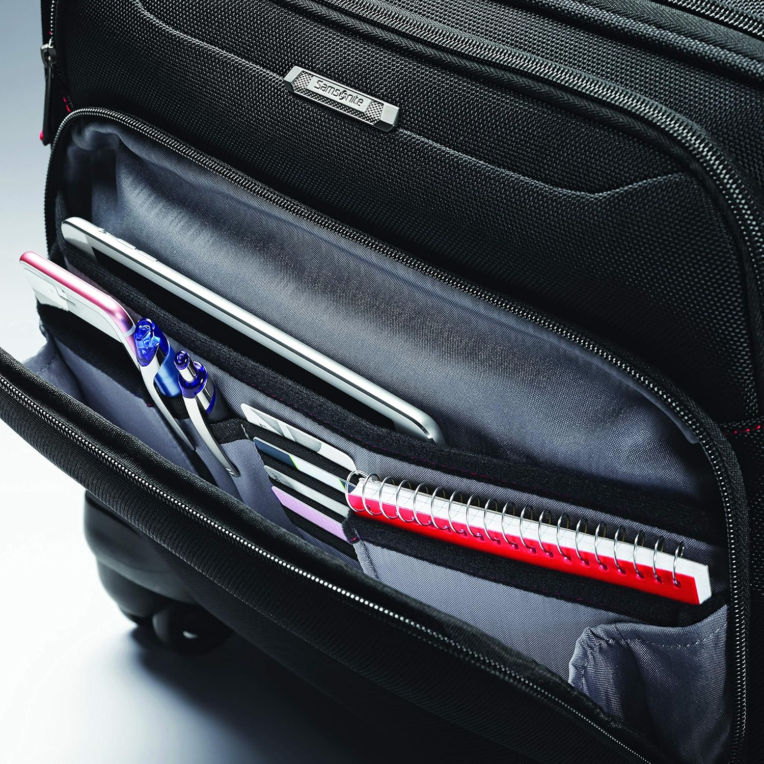 Samsonite Xenon Suitcase image number 3