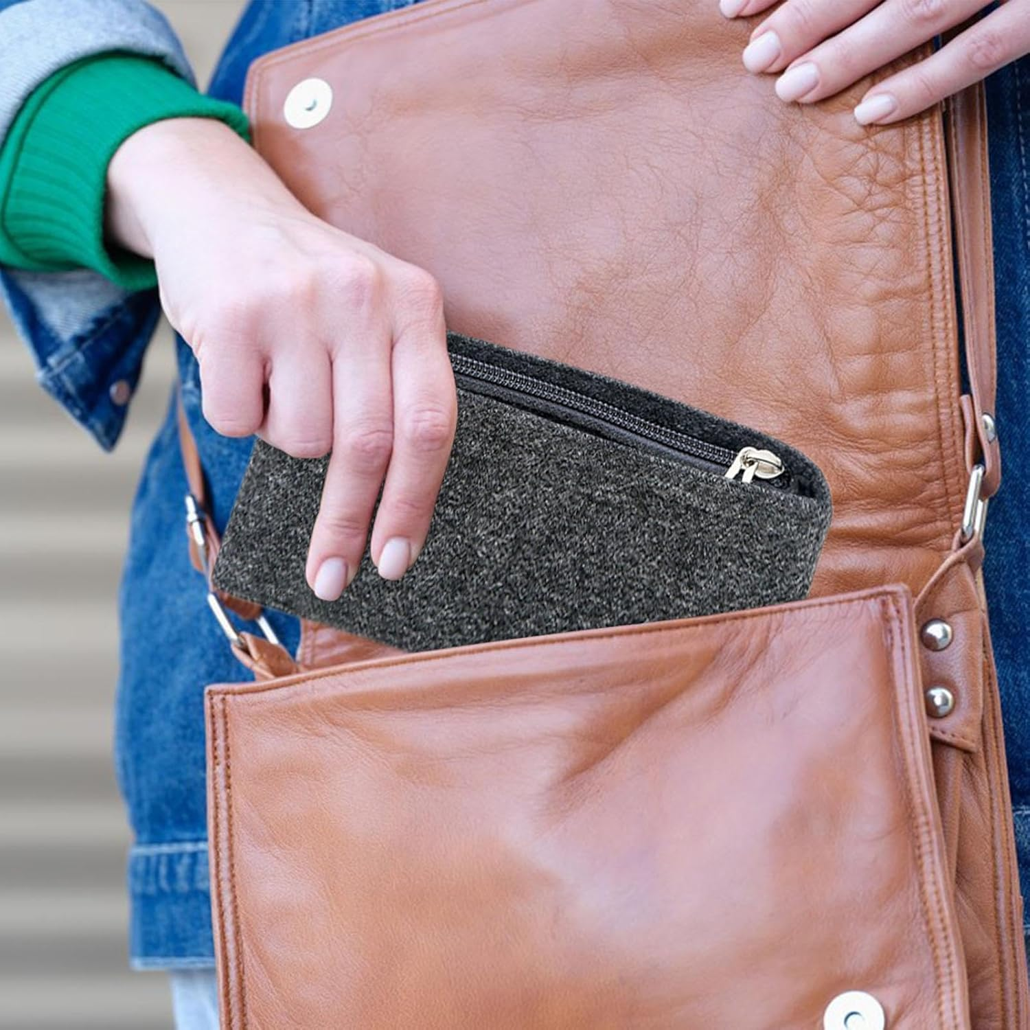 Daooibpa Bag Insert Organizer, Felt Purse Insert Organizer with Zipper, Tote Liner Insert, Multi-Pocket Felt Handbags Organizer for Insert Wallet Organizer image number 1