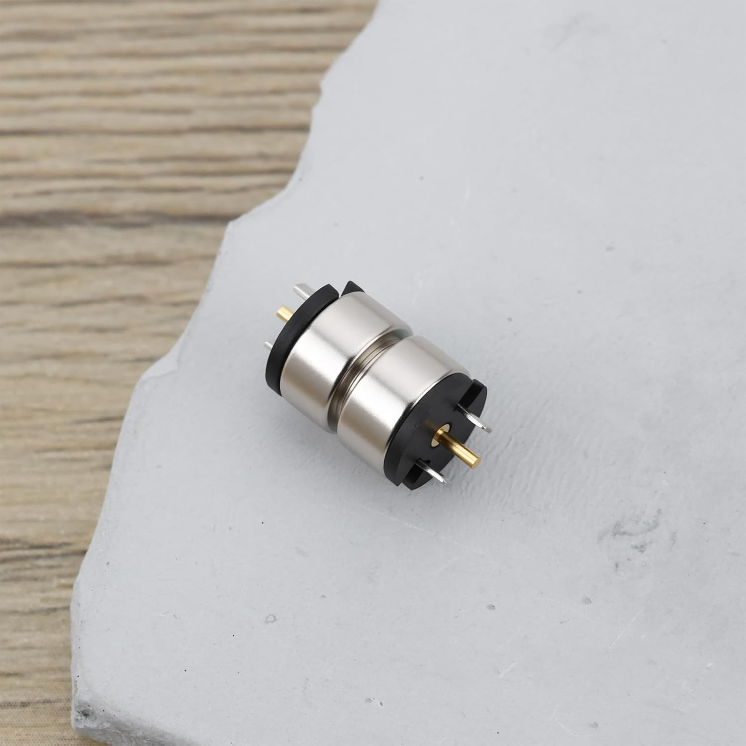 Emsea 4Pcs 8Mm 1Pin 3A 12V DC Magnetic Copper Point Socket Solder Wire Charging Head Male and Female Probe Connectors image number 1