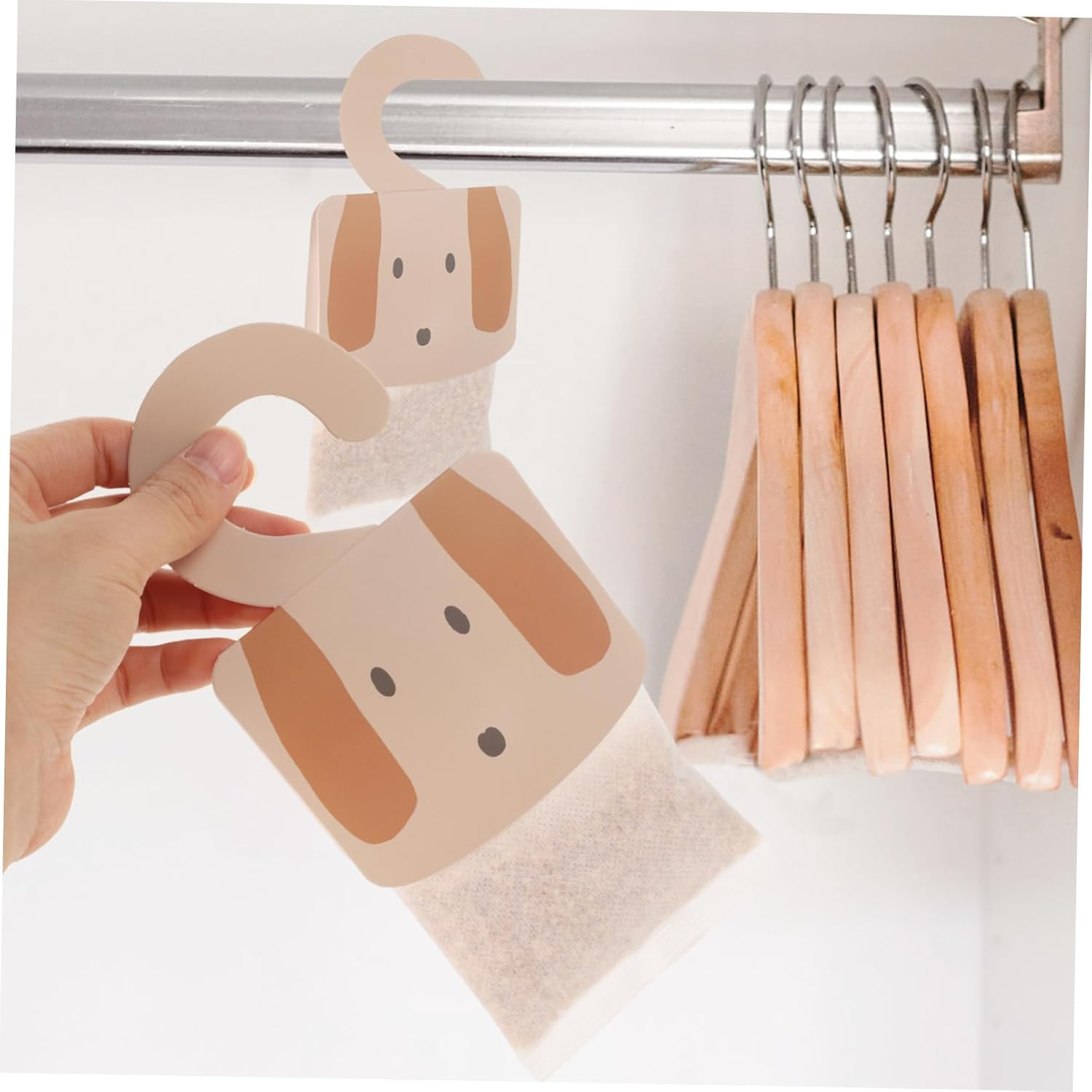 Yardenfun 3Pcs Fragrant Sachets for Wardrobe and Cars Lasting Incense Bags for Home and Travel Multi-Purpose Scented Fresheners for Closets and Suitcases image number 2