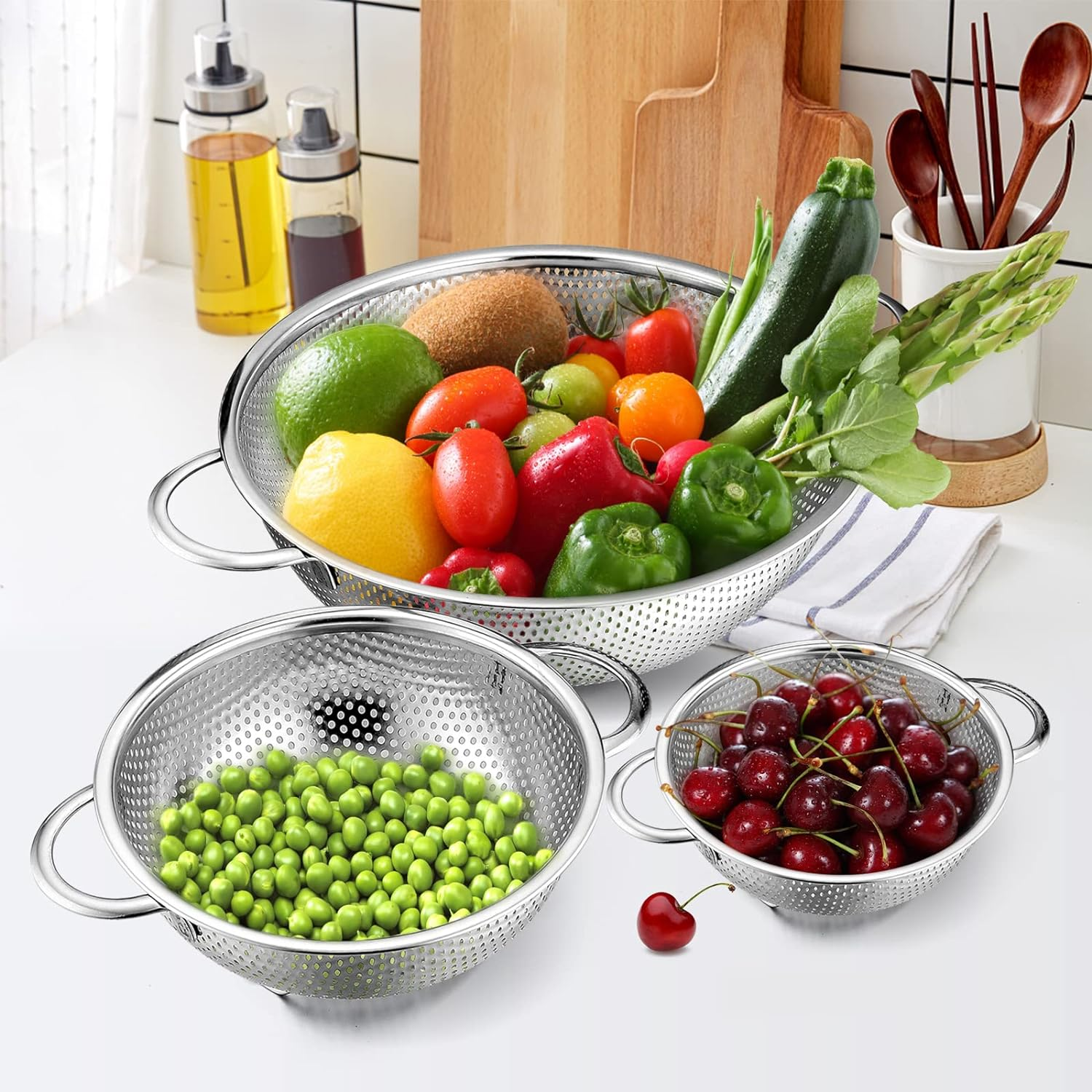 E-Far Stainless Steel Colander Set of 3 (1-3-5Quart), Micro-Perforated Metal Colander Strainer with Handle for Kitchen/Draining Pasta/Rinsing Vegetables Fruits, Heavy Duty & Dishwasher Safe image number 2