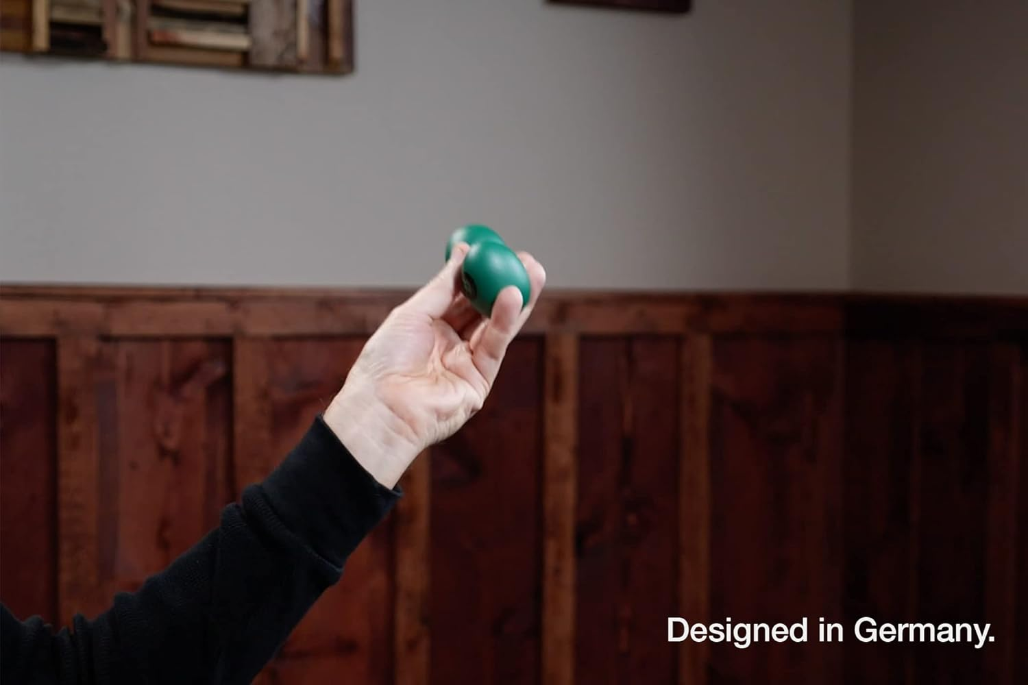 Meinl Percussion Egg Shaker Pair - Gift Idea - Crisp and Clear Sound - Musical Instrument - Plastic, Green (ES2-GREEN) image number 3