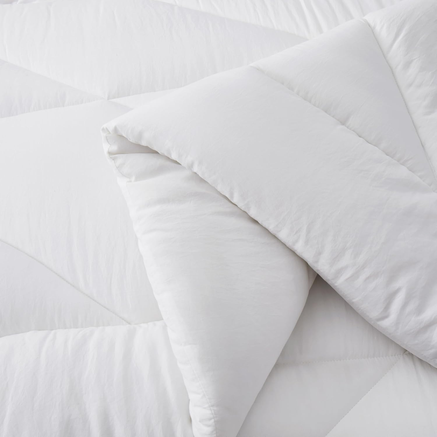 Mumullum 700GSM Warm Quilt Queen Size, Ultra Soft Fluffy Winter Bedding Breathable Premium Fiber Filling Quilt for Home Bedroom image number 2