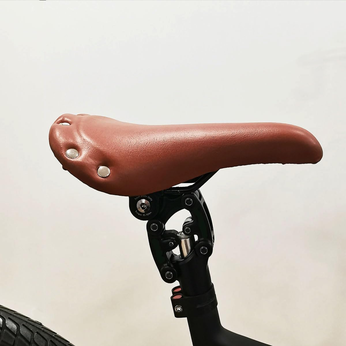 Classic Rivet Fixed Gear Bicycle Seat Cycling Soft Track Bicycle Saddle image number 1