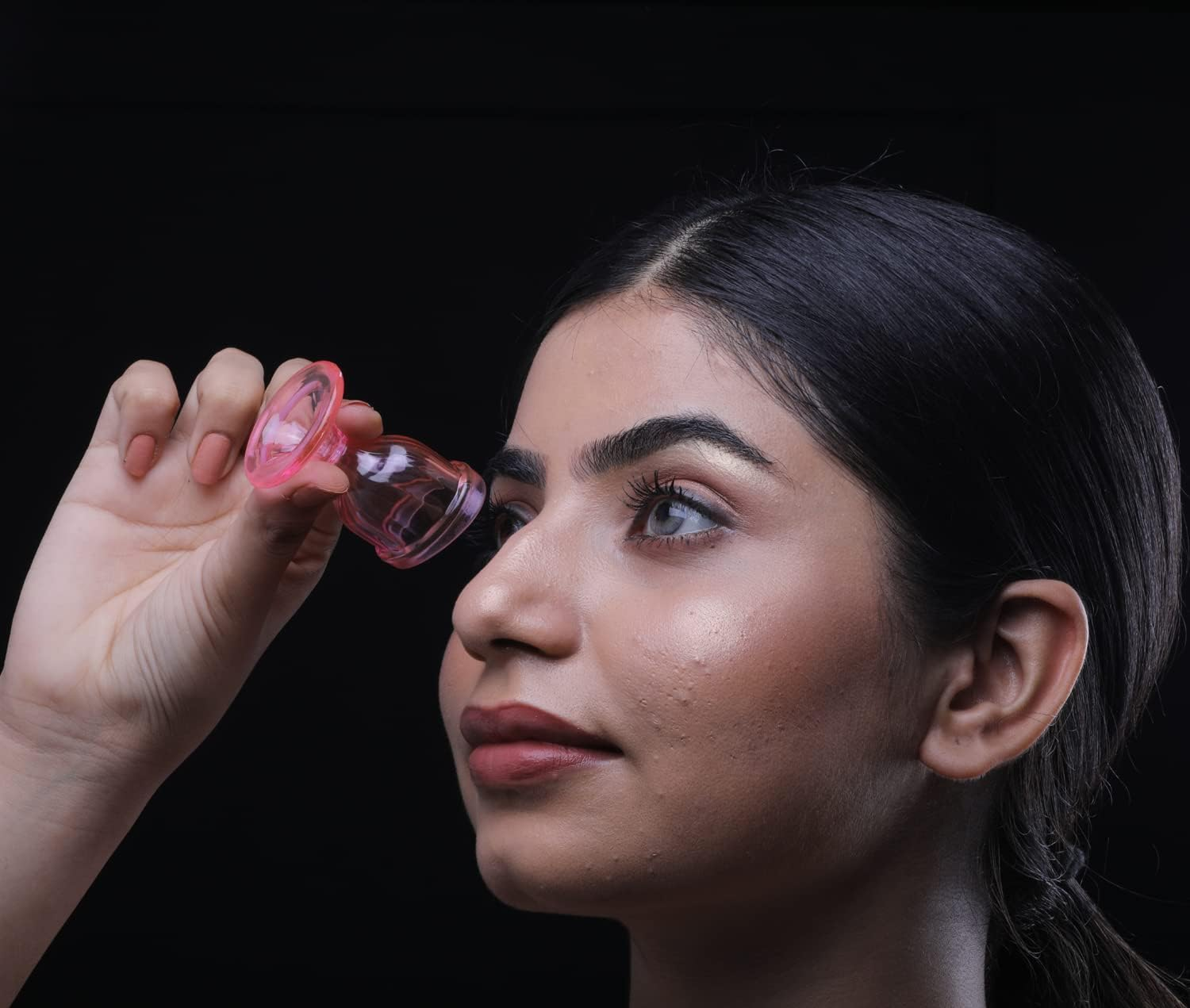 Healthgoodsin - Reusable Colored Eyewash Cup Set Curved Design | Thick Plastic Eyewash Cup Set for Eye Cleansing (Pink and Blue) image number 4