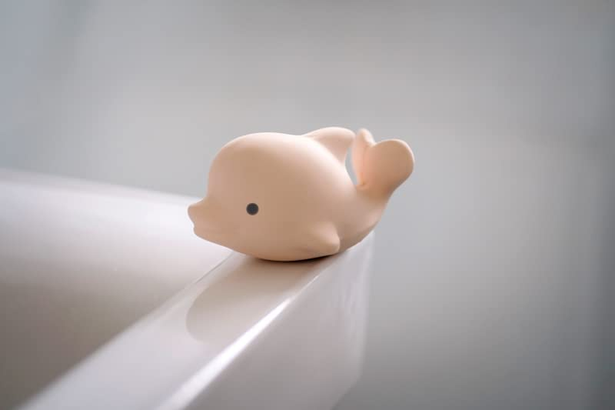 Tikiri Ocean Buddies Marshmallow Fully Enclosed Natural Rubber Bath Toy Set image number 1