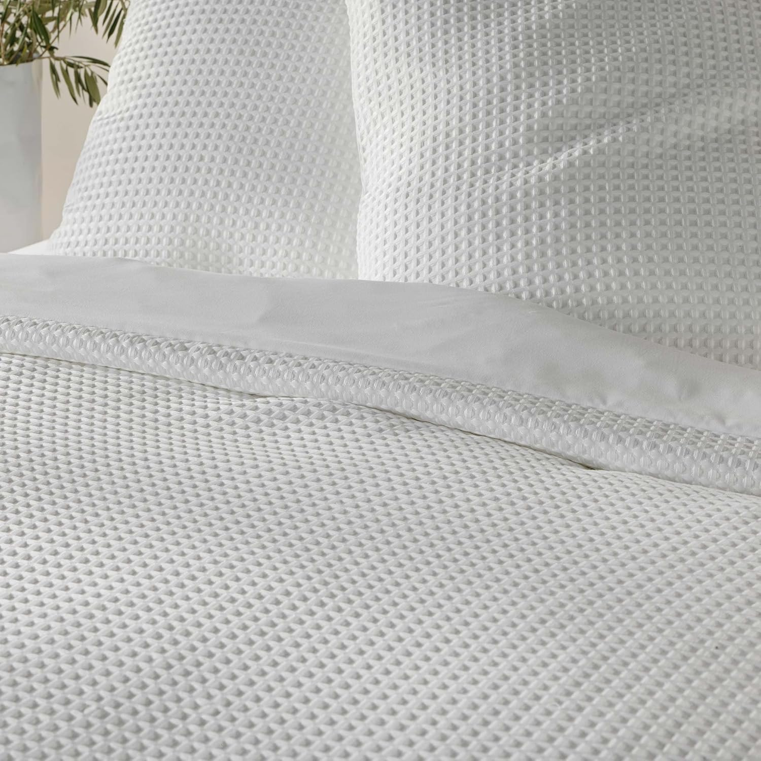 Douceur D'Int&eacute;rieur, Abelia 3-Piece Microfibre Waffle Bedding Set (240 X 220 Cm)