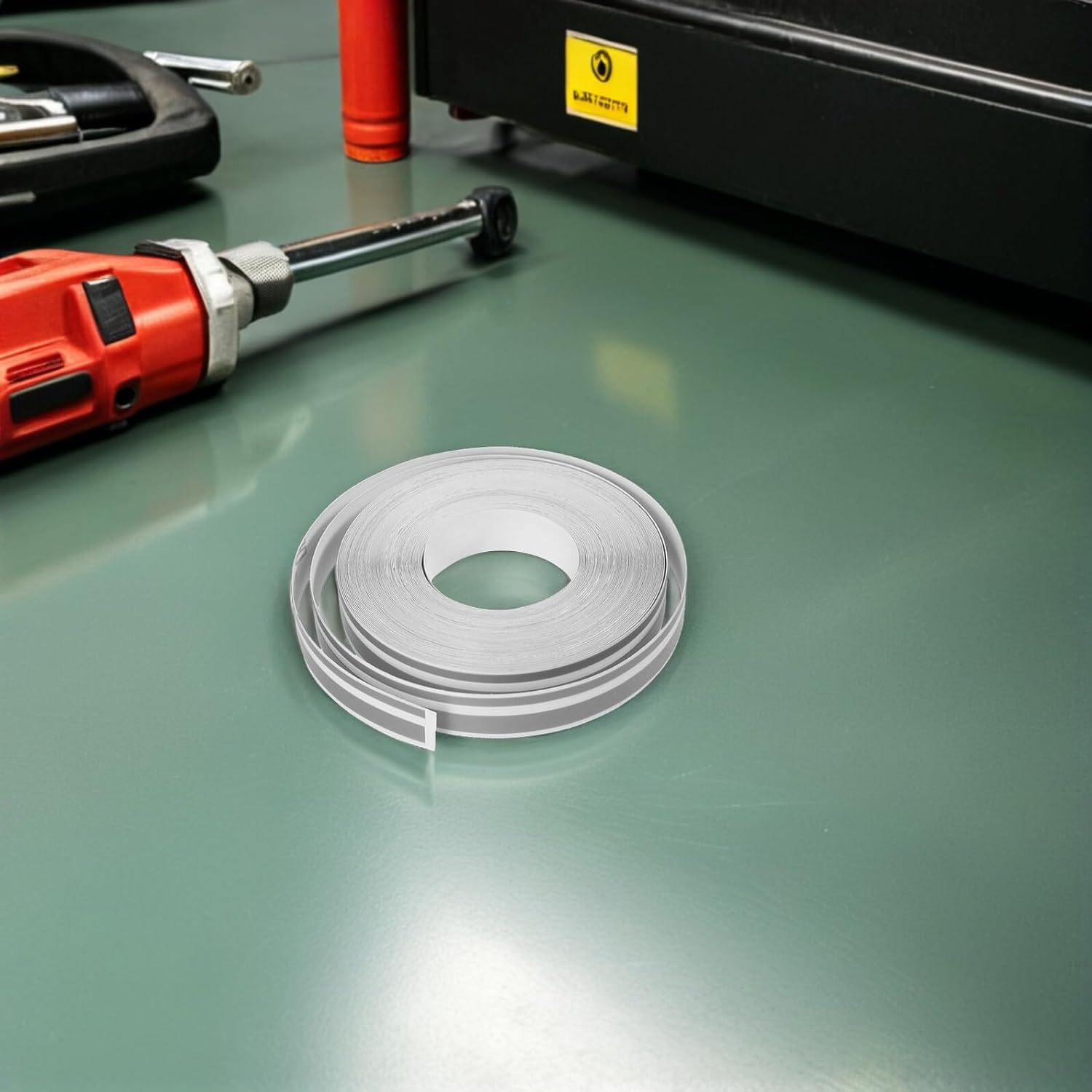 GLEAVI Car Detailing Tape Pinstripe Stripes Decal 980X1.2Cm Automotive Grade PVC Waterproof Sun Protection Easy to Use image number 4