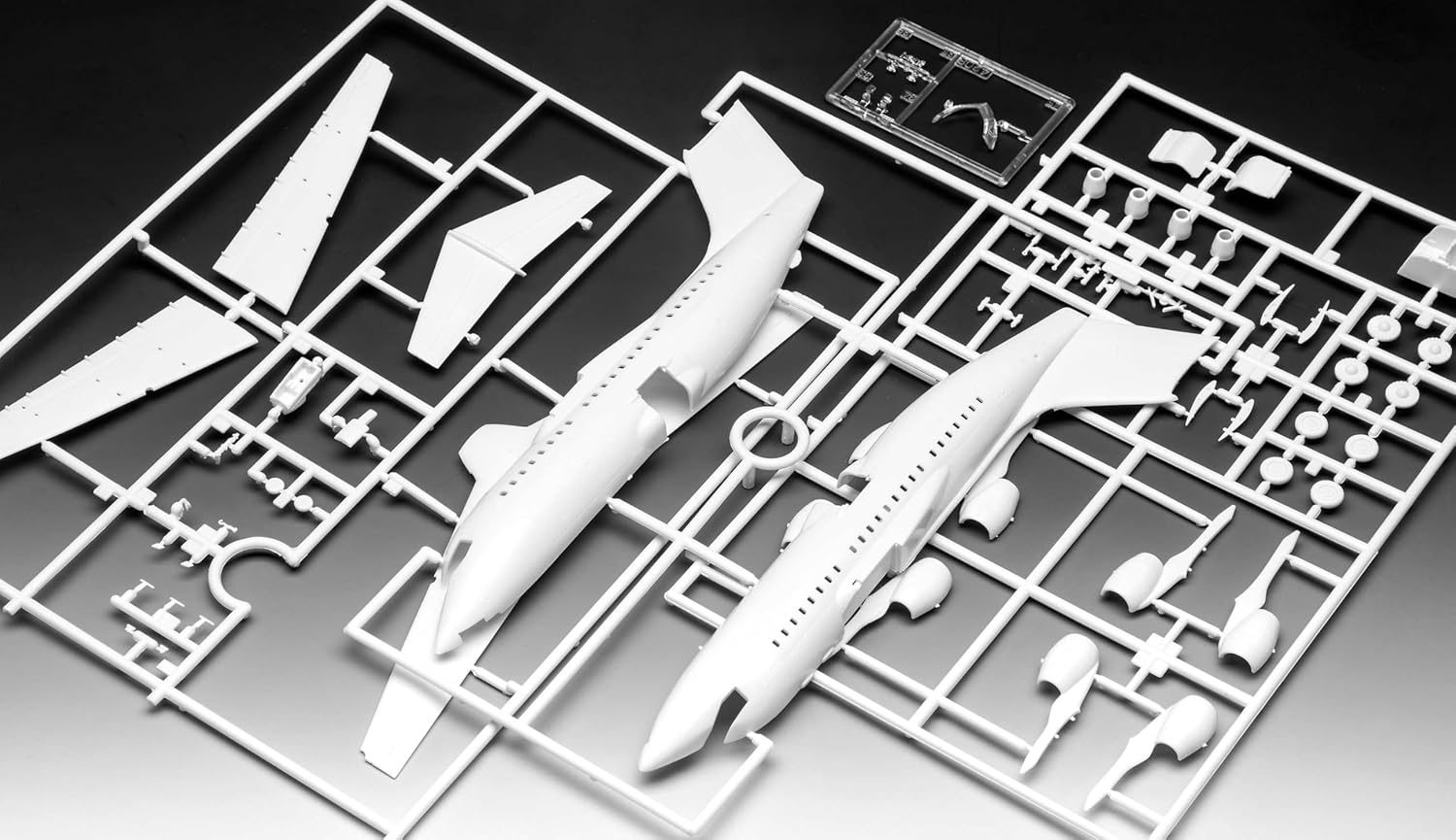 Revell 03791 Bae 146 (RJ85) Aircraft 1:144 Scale Unbuilt/Unpainted Plastic Model Kit, Molded Colour image number 1