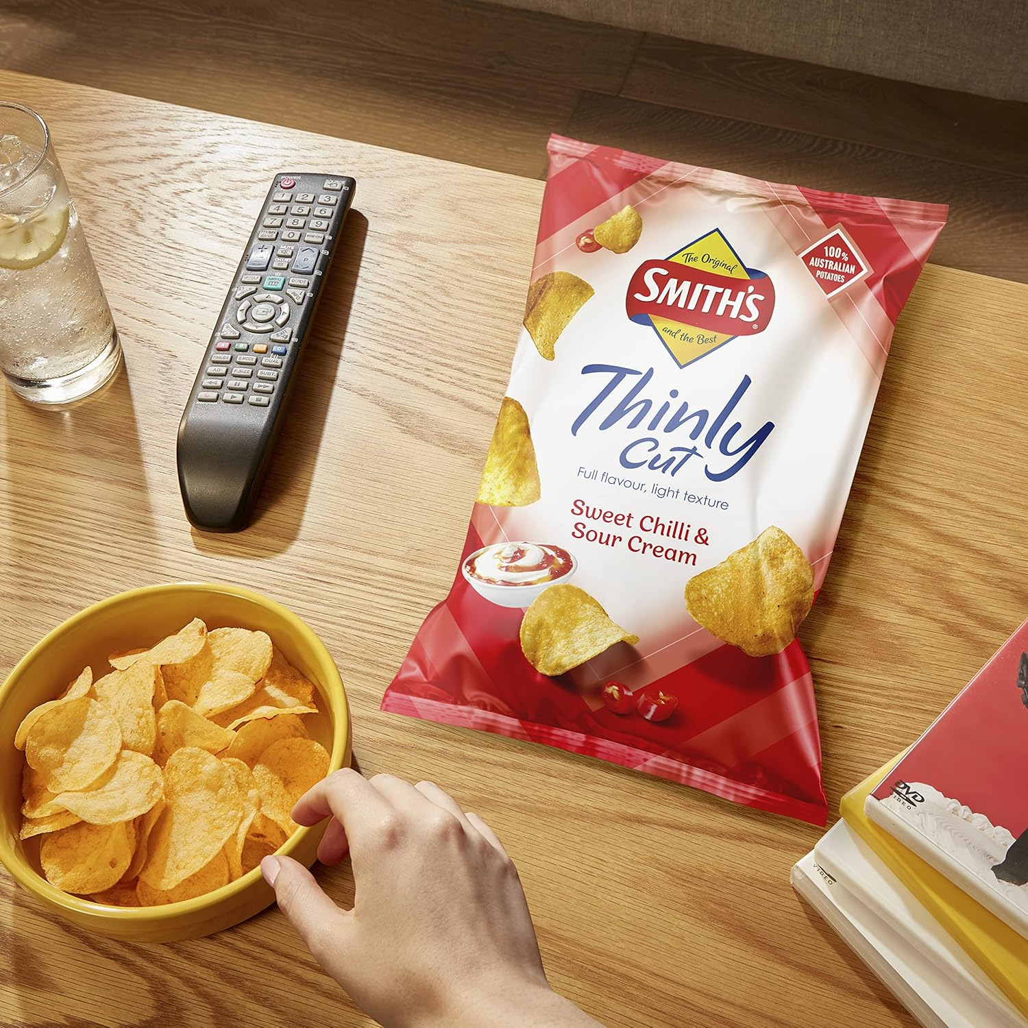 Smith&rsquo;S Thin Cut Potato Chip Share Pack Sweet Chili & Sour Cream 175G image number 1