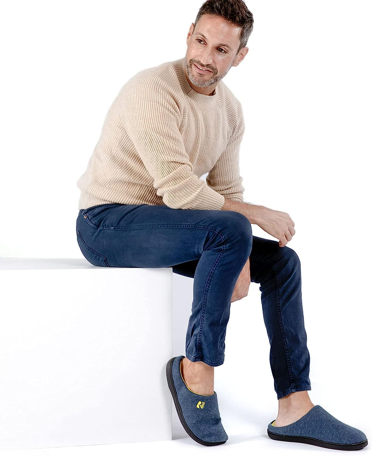 Rockdove Men'S Original Two-Tone Memory Foam Slipper image number 5