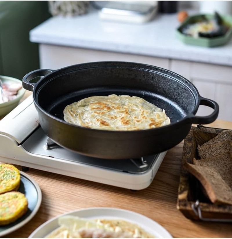 Cast Iron Skillet with 2 Handle, 25Cm Rounde Mini Flat Bottomed Frying Pan for Fried Steakbread, Baking,Pizza, Outdoor Cooking, Camping, Grill, Stovetop, Oven Safe Cookware (Black, 25 X 25 X 4.5 Cm) image number 4