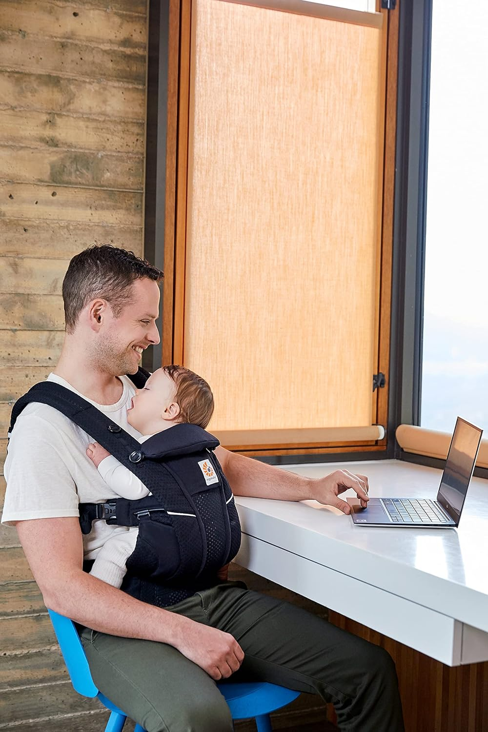 Ergobaby Omni Breeze Baby Carrier, Rated First in Airflow* with Softflex&trade; Mesh for Maximum Breathability,Onyx Black