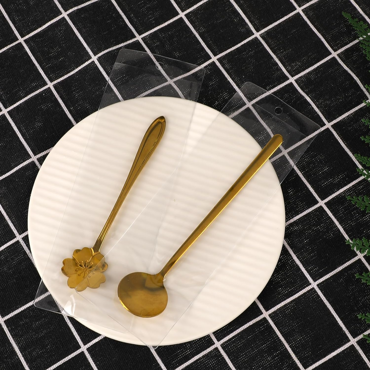 Sliverdew 50 Pcs Plastic Bookmark Cover Holder 7.17 X 2.36 Inch Clear Photobooth Sleeves Vinyl Book Marker Covers Blank Photobooth Frames for Photo Strips Bookmarks image number 1