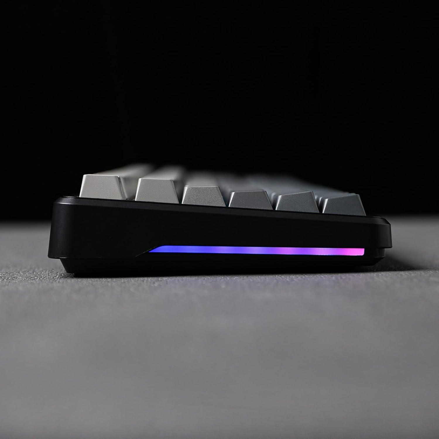 Mechlands Aula F108 Wireless Gaming Keyboard with Screen, 4000Mah Battery, Full Size Custom Gasket Mechanical Keyboard, Programmable 108 Keys, Hot-Swappable, for Win/Mac (Black Gradient) - Greyyellow image number 3