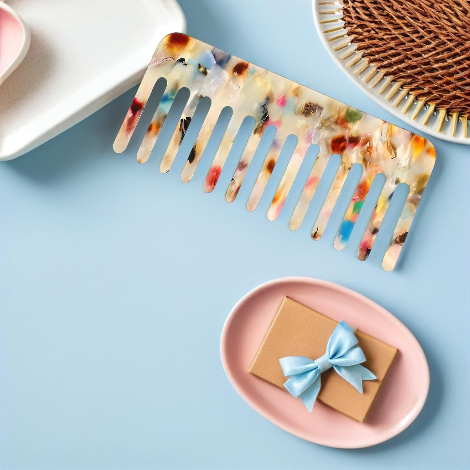 MALUGOGO 4Pcs Anti-Static Acetate Wide Tooth Comb Set Thick Tooth Detangler Combs for Women French Style Salon Hair for Styling and Massage image number 3