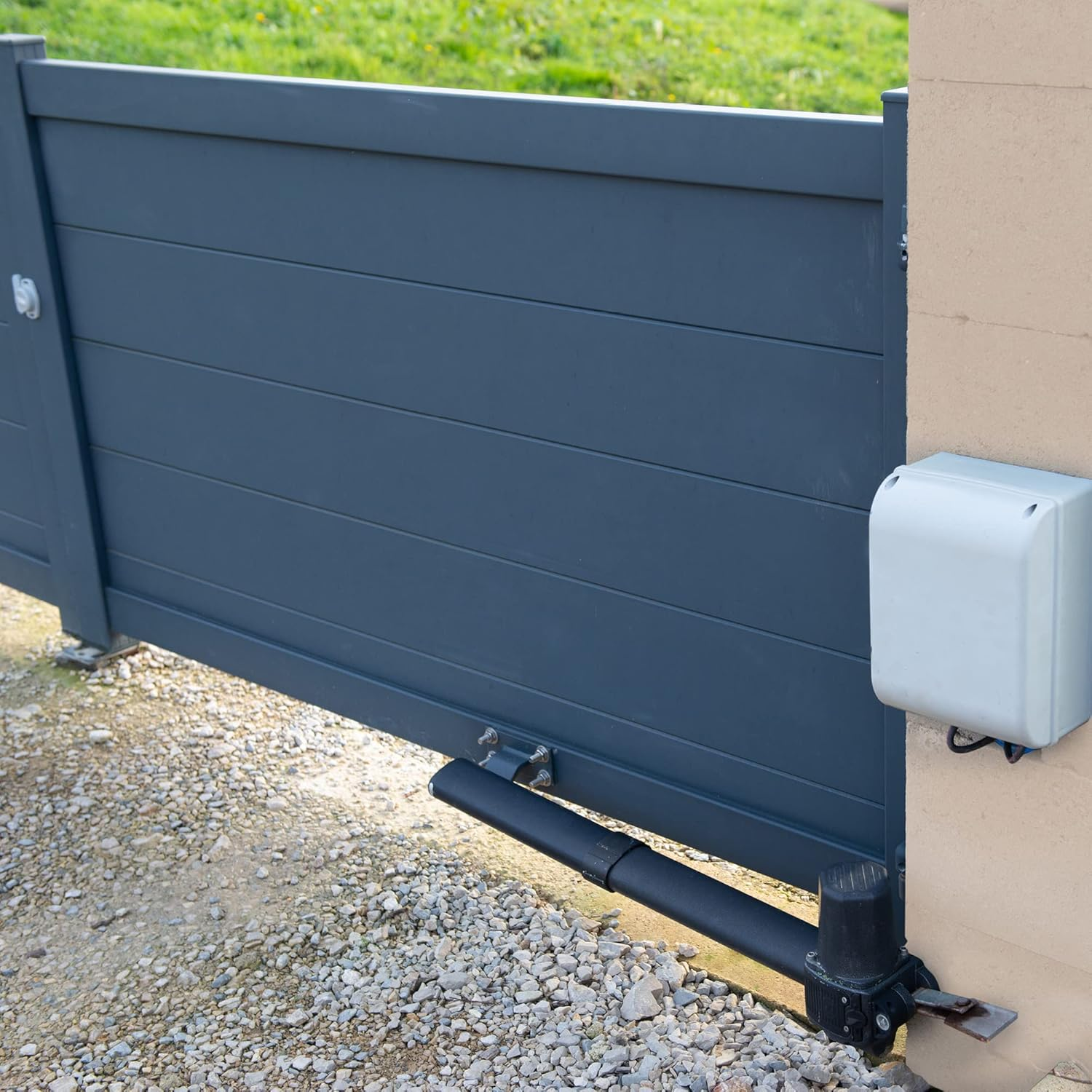 Yale Smart Gate Opening - Connected to Wi-Fi - Automatic Opening - Remote Control - Shared Access - Easy Installation - 05/102310/BW image number 2