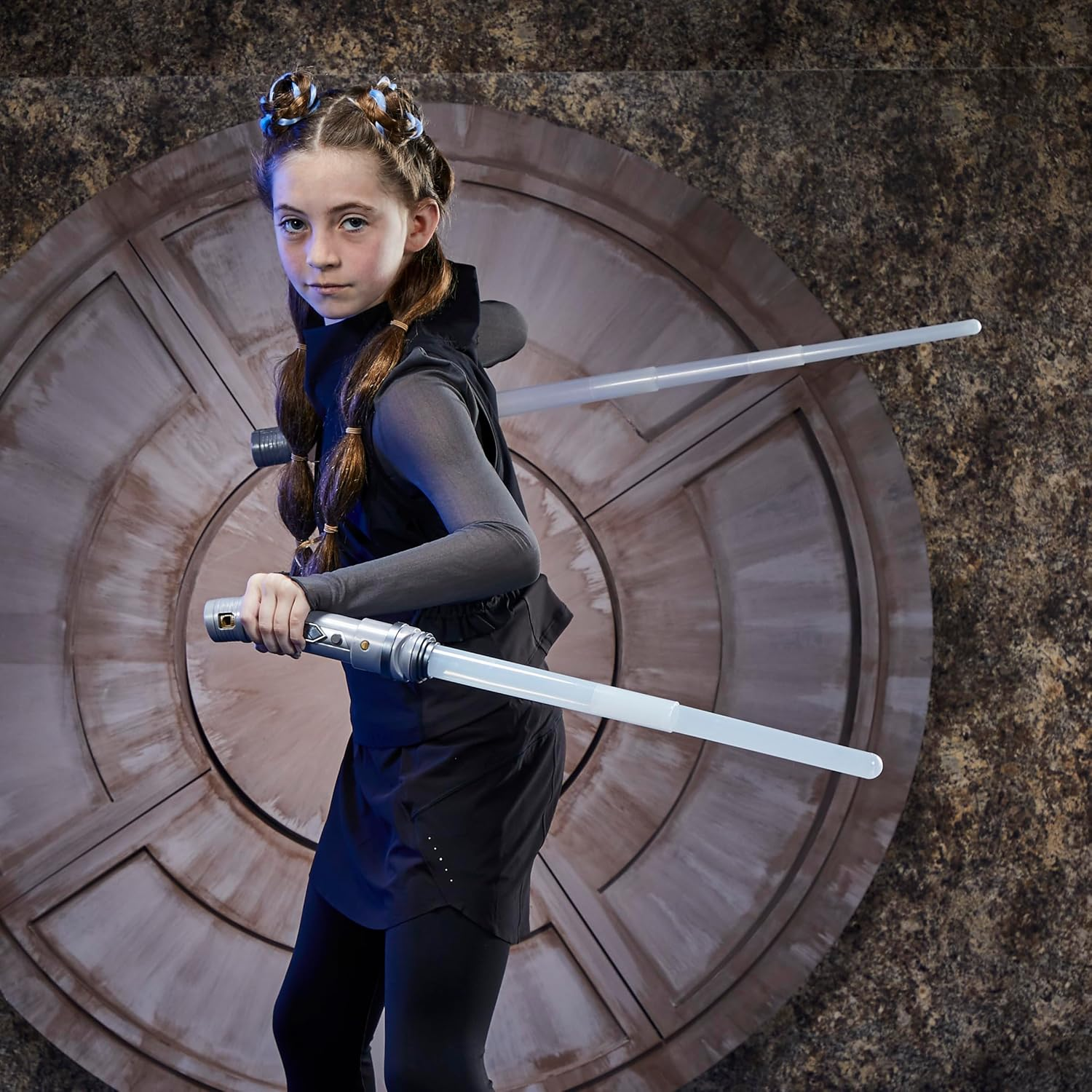 Star Wars Lightsaber Forge Ultimate Ahsoka Masterworks Set, Double-Bladed White Customizable Electronic Lightsaber, Star Wars Toys for Kids image number 5