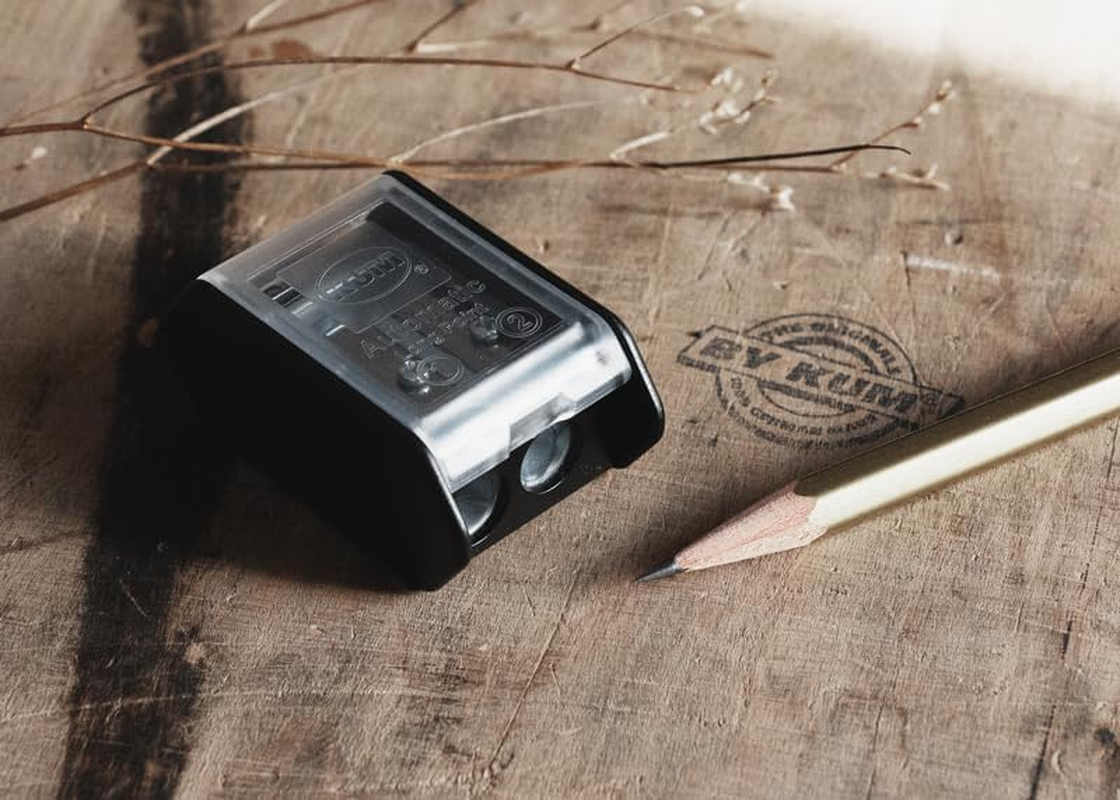 KUM Automatic AS3 Long-Point Pencil Sharpener image number 2