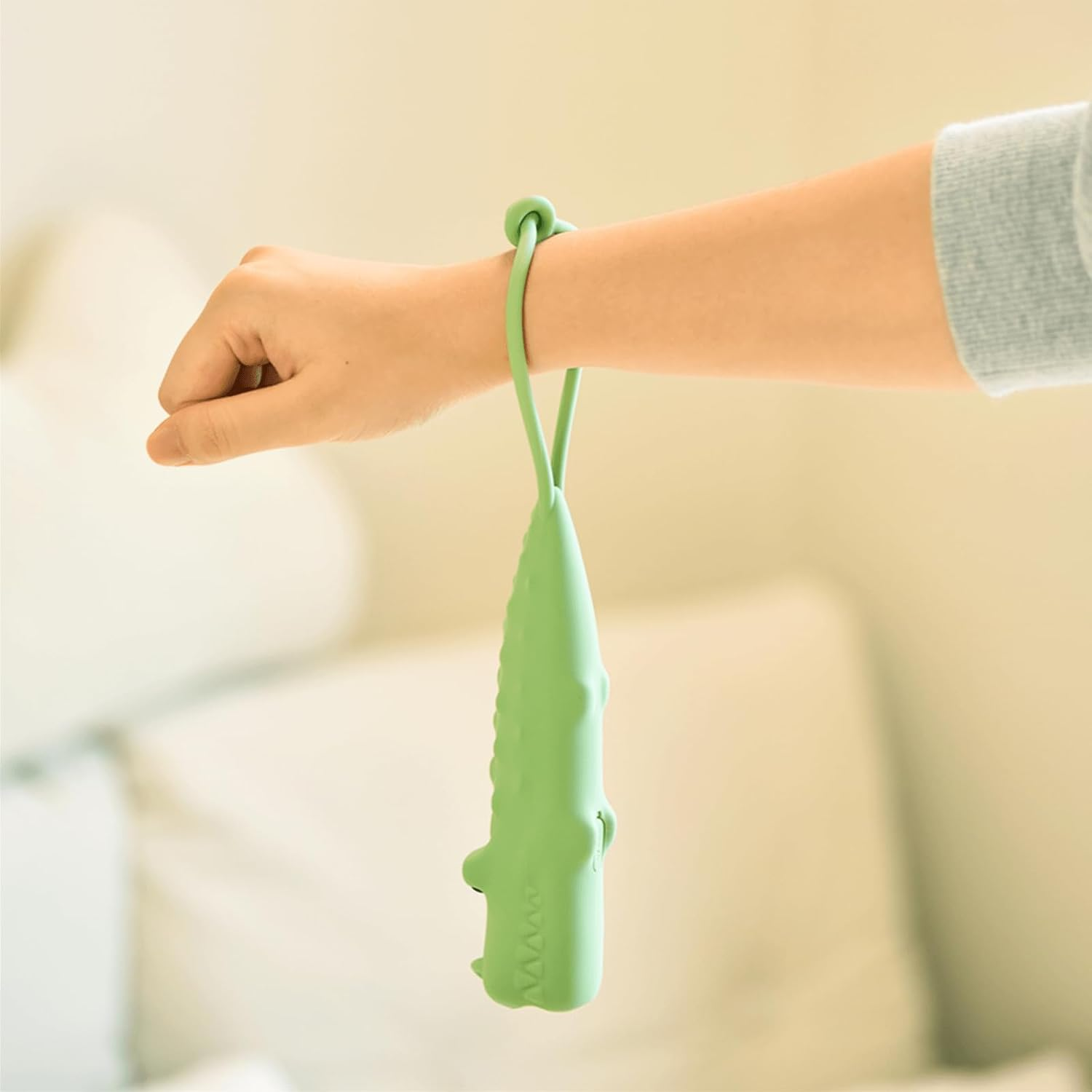 Silicone LED Flashlight,Rechargeable Cute Animal Shaped Silicone Kids Flashlight,Crocodile Flashlight,Gifts for Camping Essentials Gear,Birthday,Christmas and New Year image number 4