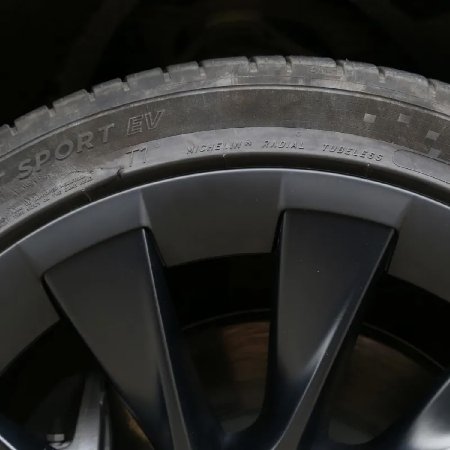 For Tesla Model Y 20 Inches Wheel Rim Protector Rim, 4 PCS ABS Rim Hubcaps Cover for Tesla Model Y 2017-2024, 20 Inch Wheel Rim Protection Accessories, Black image number 5