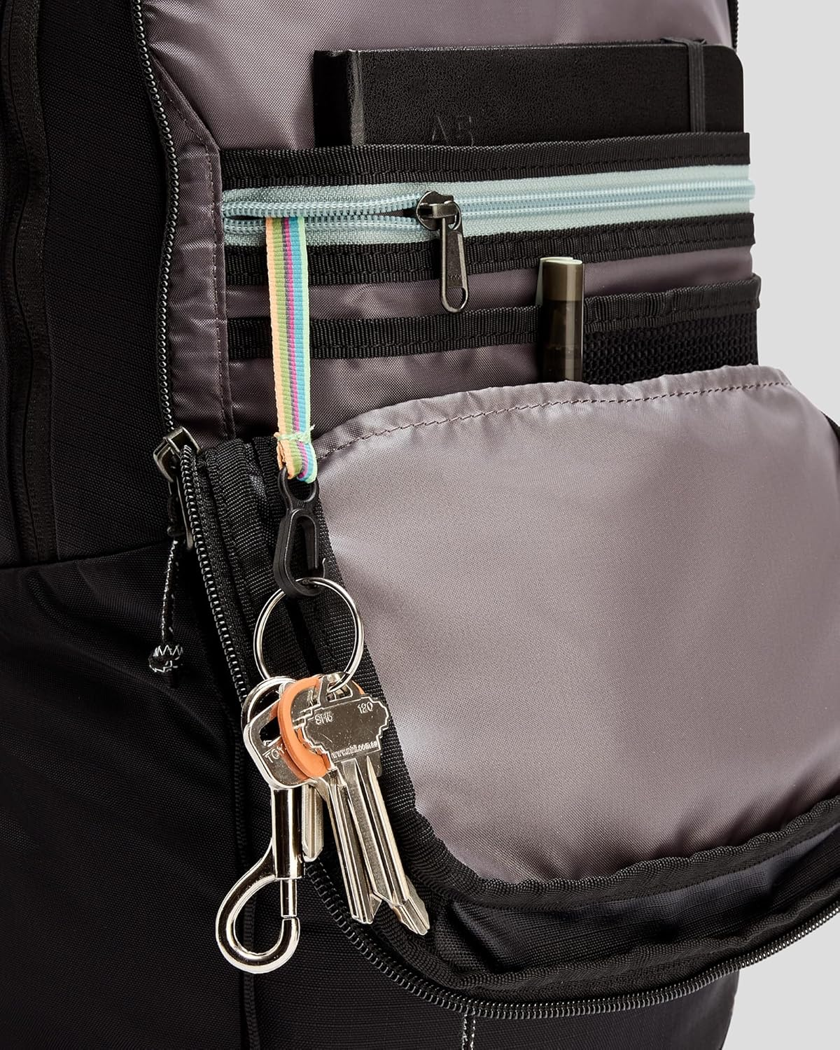 Kathmandu Axon Everyday Backpack - 25L Unisex Black Stingray 25LTR image number 5