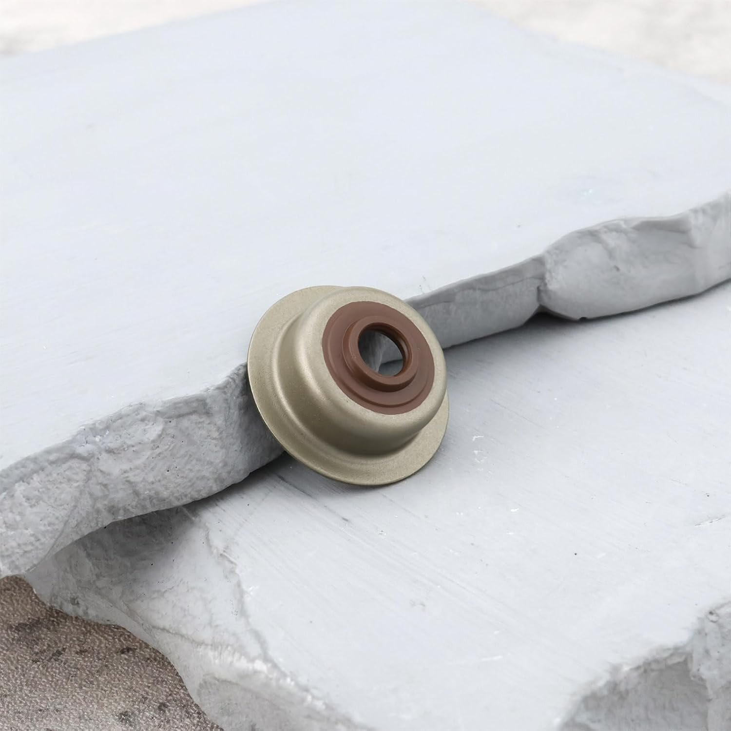 LT Easiyl 4Pcs Inlet Valve Stem Seal 12209-ZH8-003 Compatible with Honda GX120 GX160 GX200 Engines image number 4