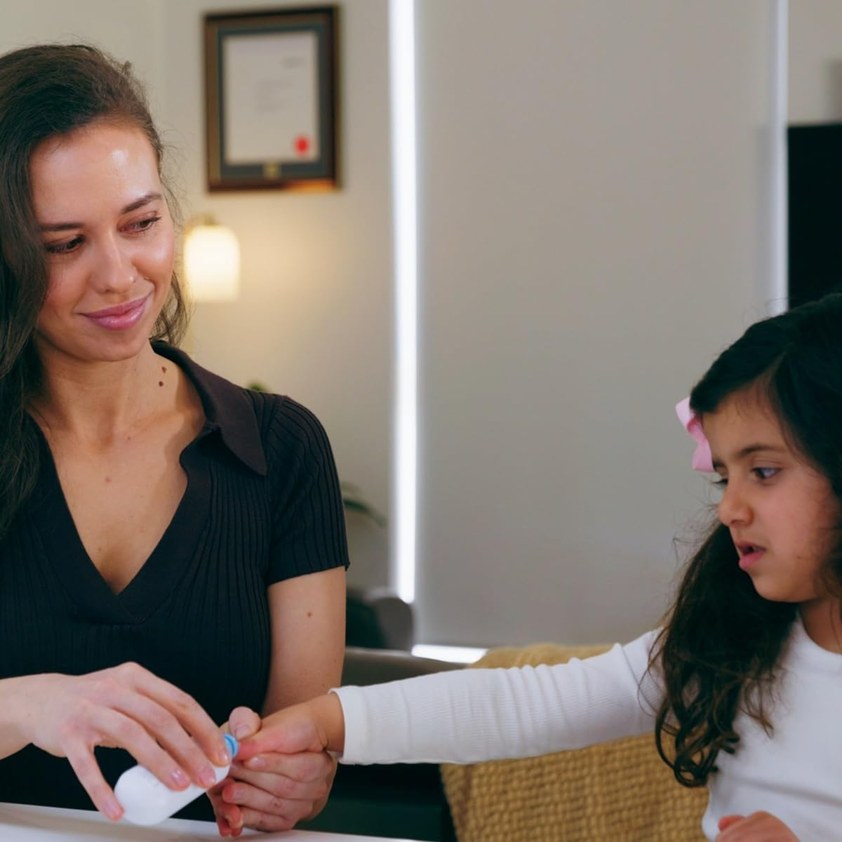 L'Il Nail Buffer &ndash; Electric Baby Nail Trimmer with LED Light, 5 Buffer Heads, Quiet & Safe Infant Nail File, Portable Baby Manicure Set, Includes Batteries & Carry Case