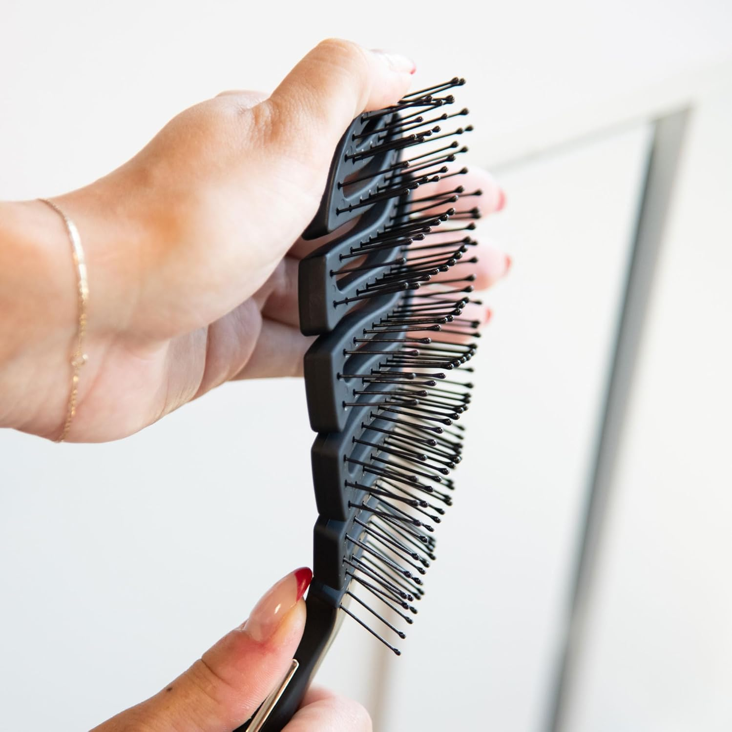 FRAMAR Vented Hair Brush for Women &ndash; Flex Brush, Wet Hair Brush Detangler, Wet Hairbrush for Women, Detangle Brush, Brushes for Hair, Hairbrushes &ndash; Vented Design for Faster Drying Time - Black - Black image number 2