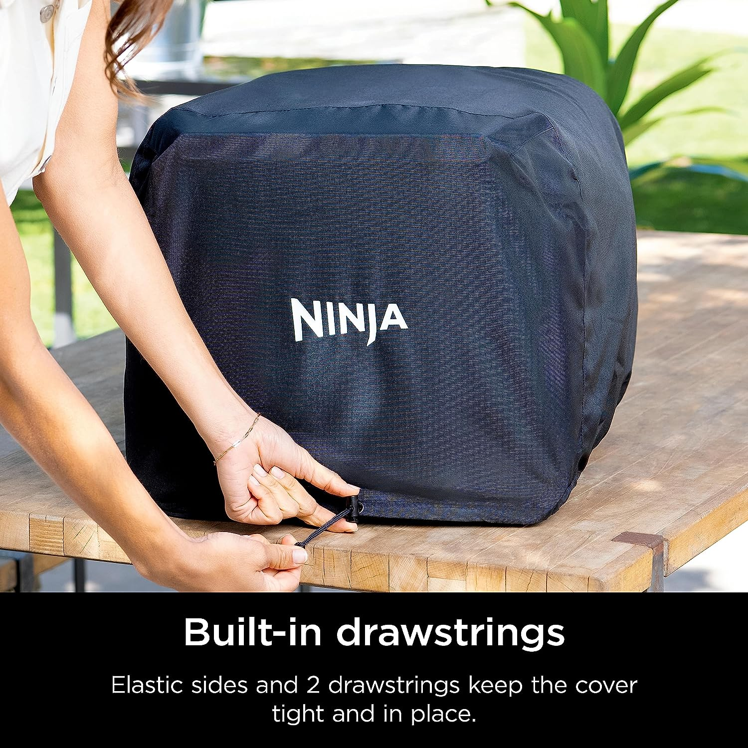 Ninja XSKOCVR Premium Cover, Compatible Woodfire Outdoor Oven (OO100 Series), Adjustable Drawstrings, UV and Water-Resistant, Lightweight, Black, 18.9'' X 17.9'' X 15.16 image number 5