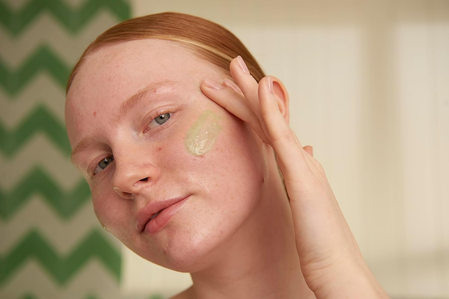 The Body Shop Tea Tree Skin Clearing Daily Face Scrub - Exfoliating and Purifying for Blemished Skin - Vegan - 4.2 Fl Oz image number 1