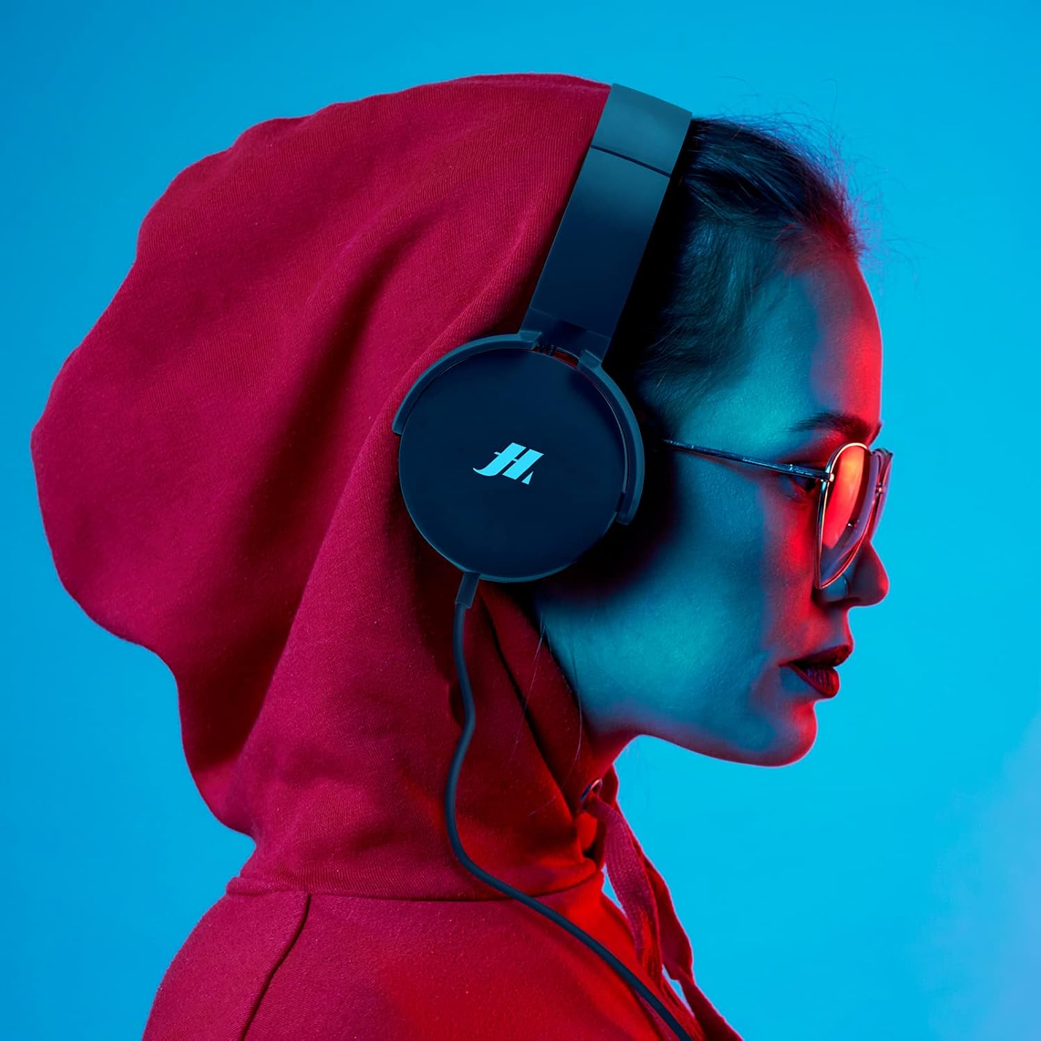 SBS Wired Headphones with Soft Rotating Ear Pads, 3.5 Mm X 1.2 M Jack Cable, Built-In Microphone and Answer/End Call Button, Black image number 5