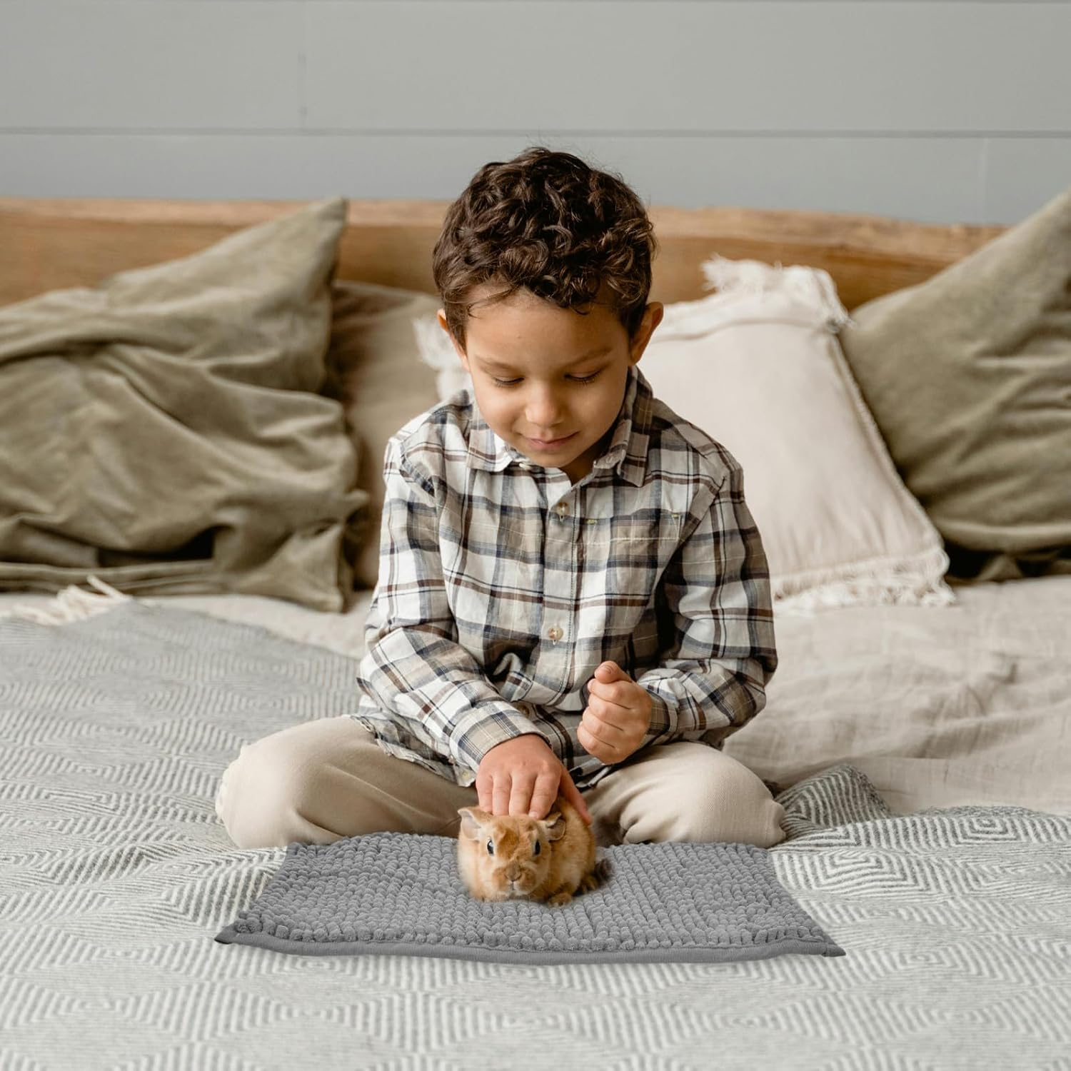 Agolctry 8 Pcs Guinea Pig Liner Washable Rabbit Cage Liner 16X12 Inch Guinea Pig Fleece Mats Reusable Bedding Pee Pads for Small Animals, Bunny (Gray, Green, Pink, Blue) image number 2