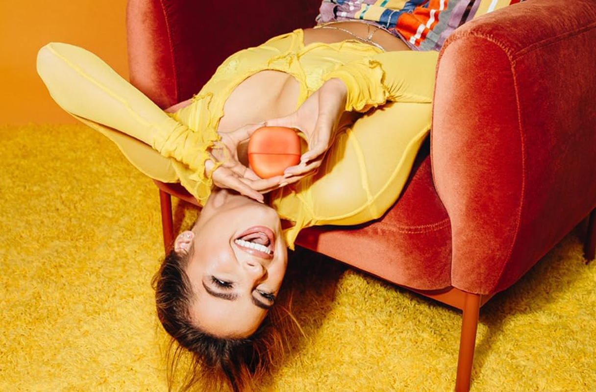 Hyped AF by Addison Rae, 100 Ml - Woody Citrus Scent - Perfumes for Women with Mandarin and Blood Orange, Pomelo - Long Lasting Body Spray for Women image number 1