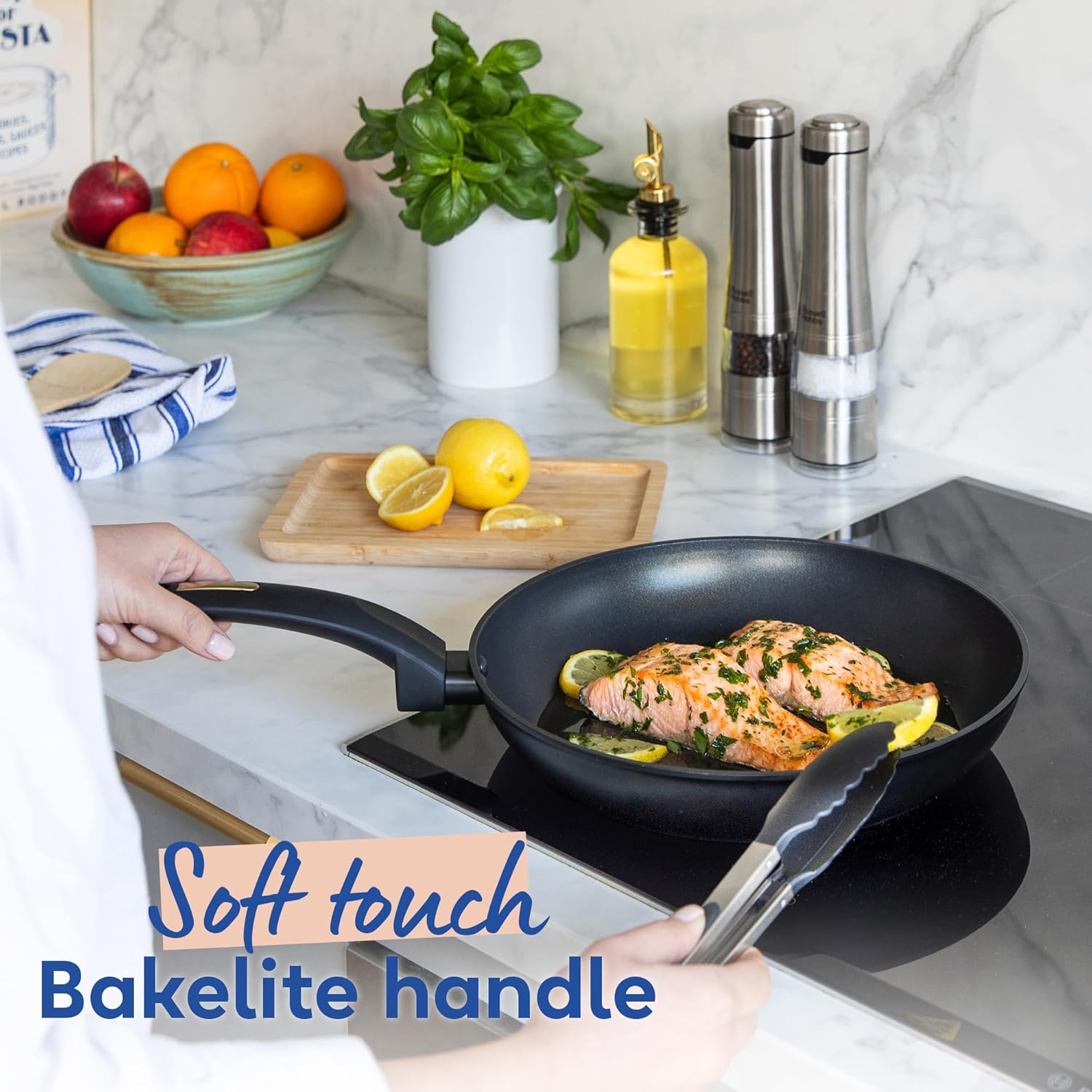 Russell Hobbs Noir Gold 28Cm Frypan, RHCW28FNG, Induction Compatible, Soft Touch Bakelite Handle, Easy Clean Non-Stick Surface, Stylish Gold Accents image number 5