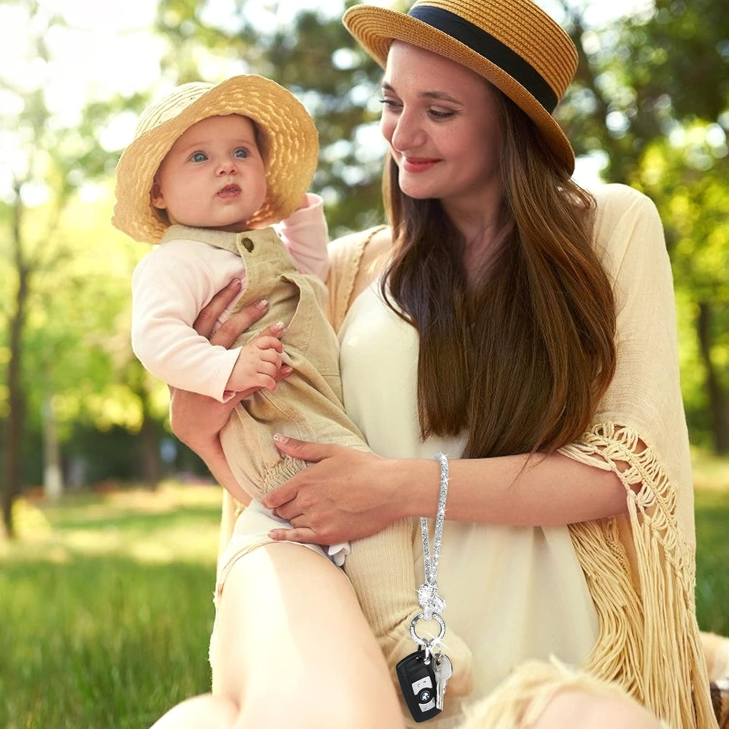 Cute Wrist Car Keychain for Women, Crystal Keychain Accessories，Bling Wrist Lanyard for Keys, Car Key