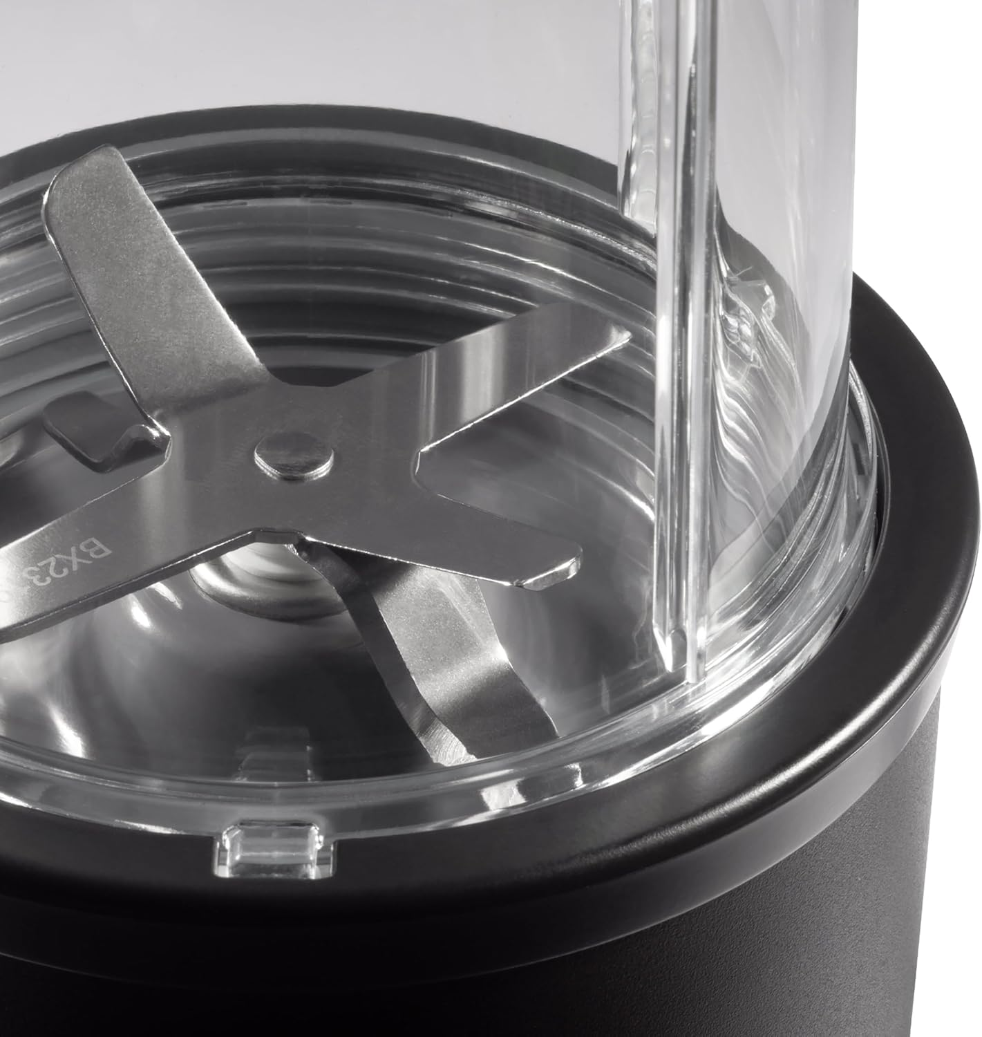 Nutribullet 900W Series Mega Pack, Personal Blender, Blender, with 2X Blades Including Milling Blade for Dry Blends, 3X Cups, Smoothie Maker, Black (NB9-1107AK) image number 4