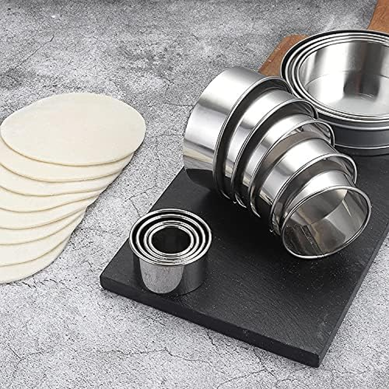 QLESHINING round Cookie Cutter Set, Pastry Biscuit Cake Cutters Set of 12 Storage Tin for Dough, Pastry, Donut, Fondant, Sugarcraft, DIY, Cake Decoration (Silver)